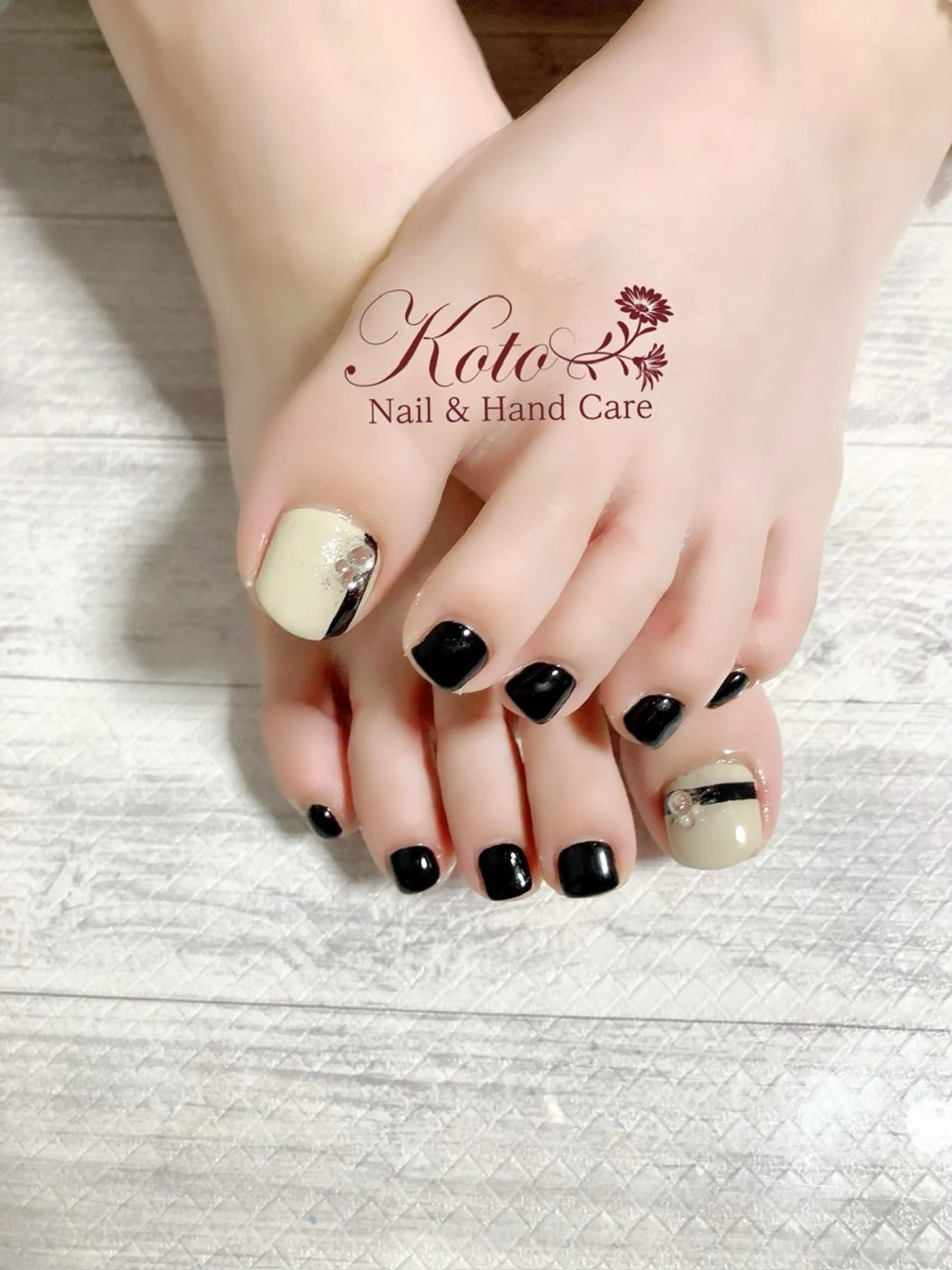 ネイル 長さ出し ジェルネイル 持ち込み ニュアンスネイル 赤色 フットネイル Nail Salon KOTOのネイルデザイン