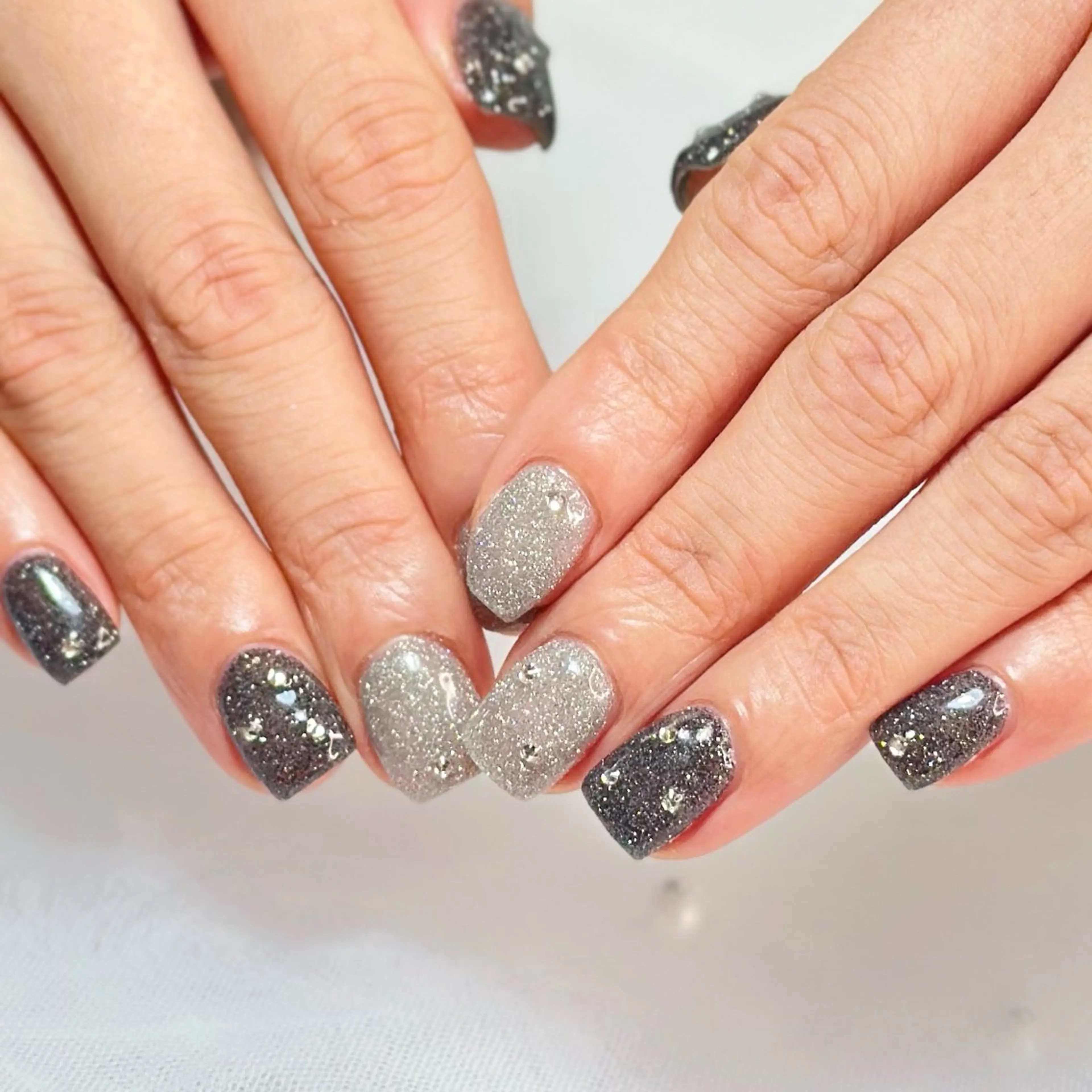 ネイル ストーンネイル ハンドネイル HAIR&MAKE POSH 日暮里のネイルデザイン