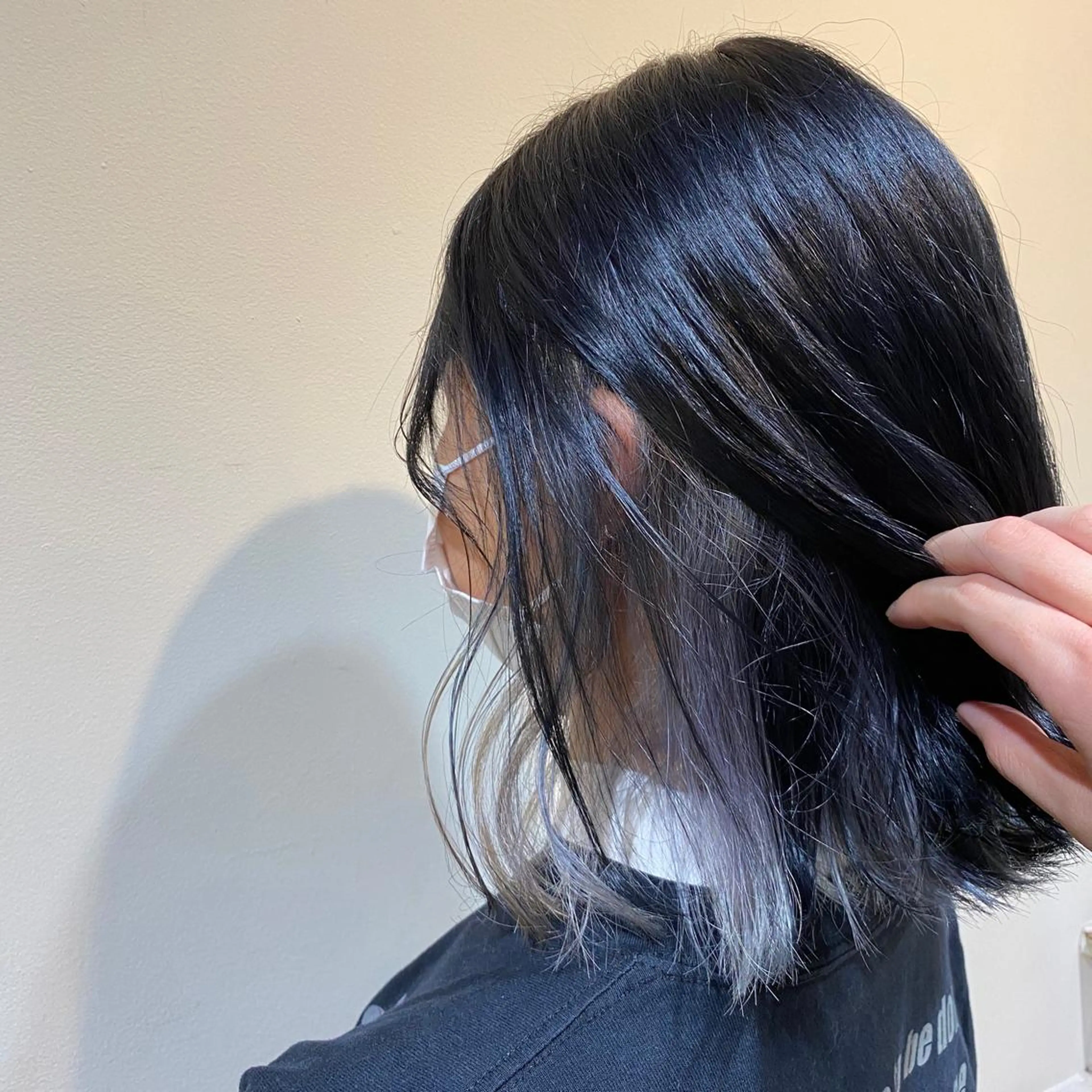 ショート カラー ヘアアレンジ 黒髪 ブルーカラー ブルーブラック イルミナカラー ピンクカラー 伊藤 玲衣のヘアスタイル