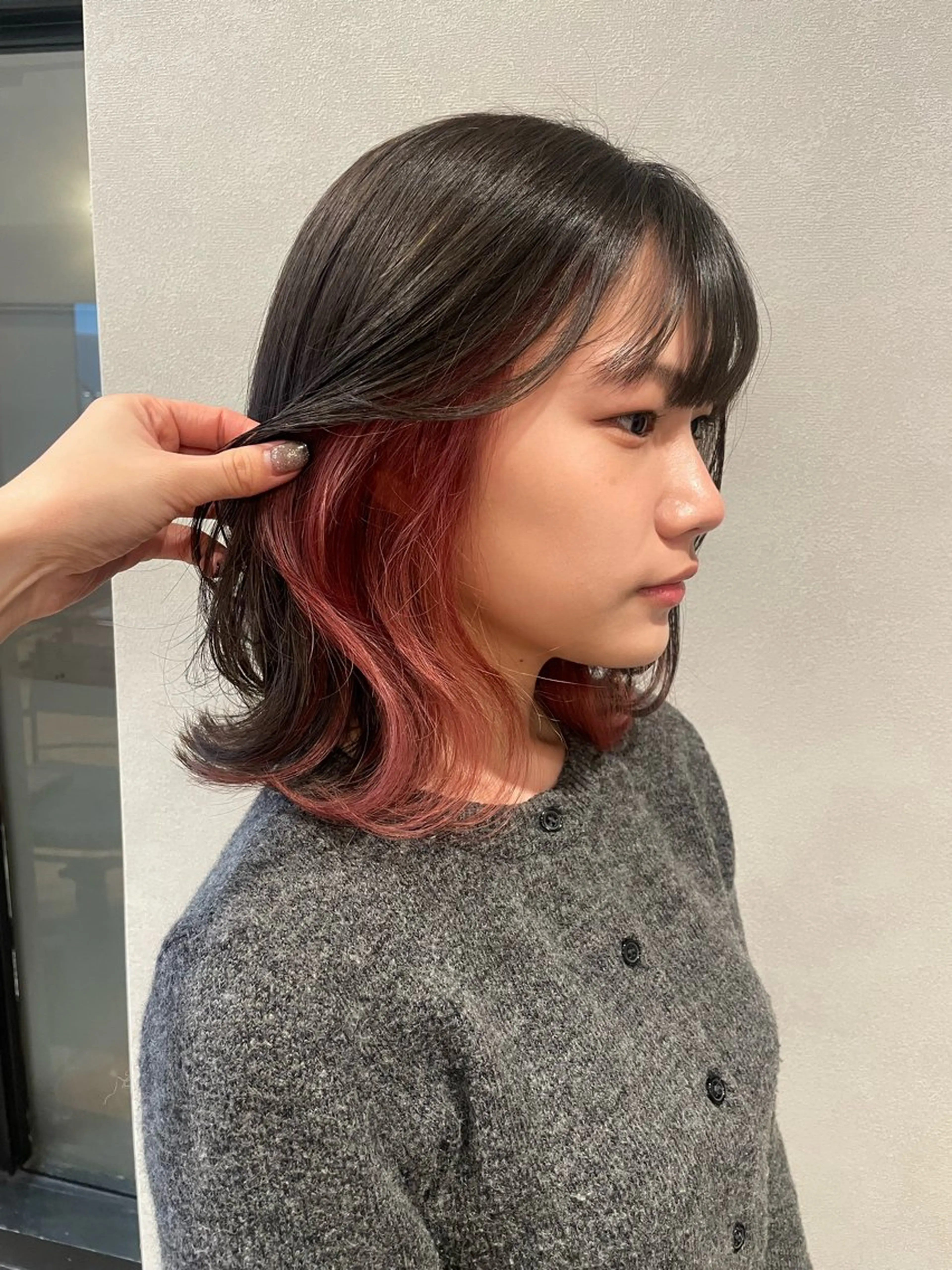 カラー インナーカラー ピンクカラー 金城 二千夏のヘアスタイル