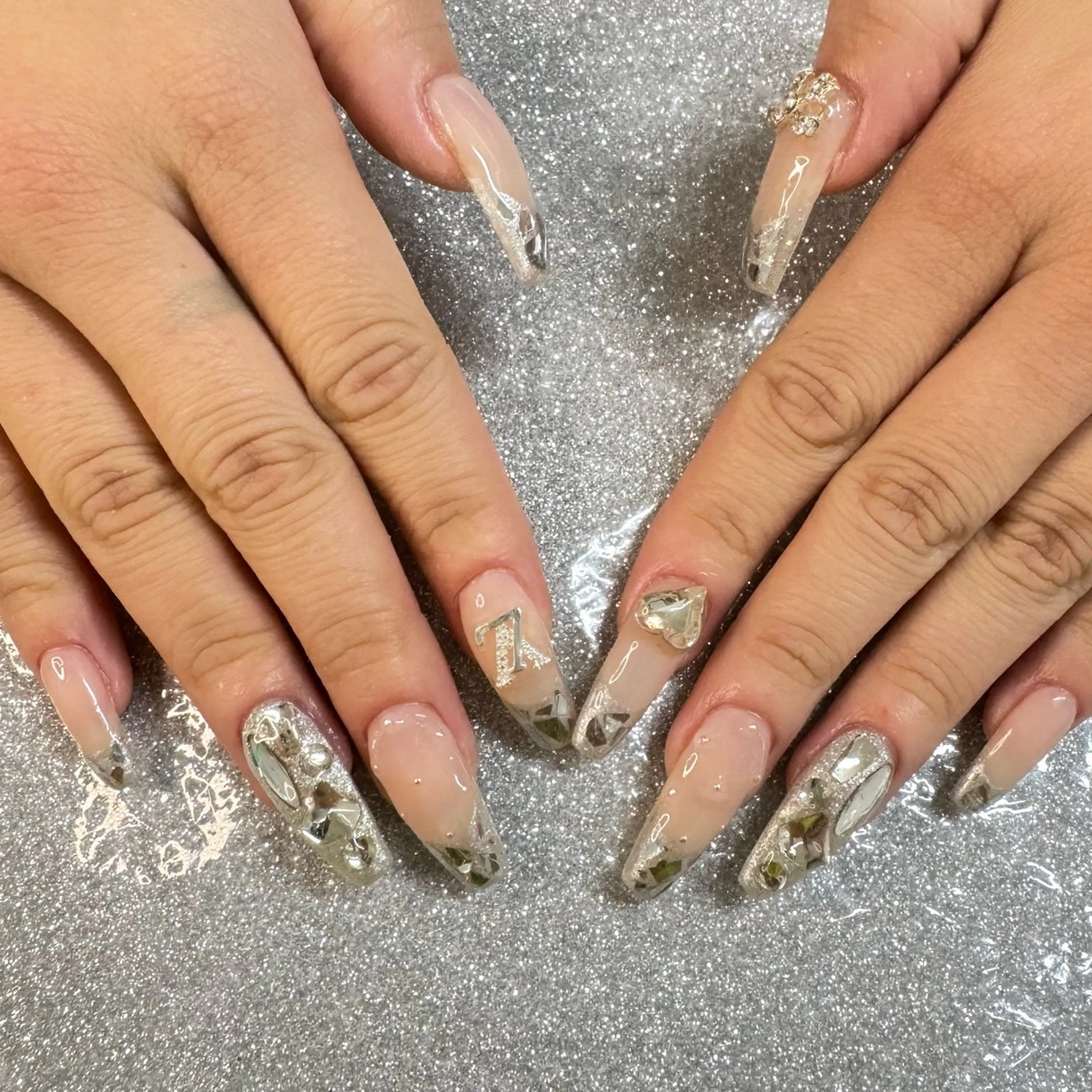 ネイル ハンドネイル VIERU RIRIKA🌻のネイルデザイン