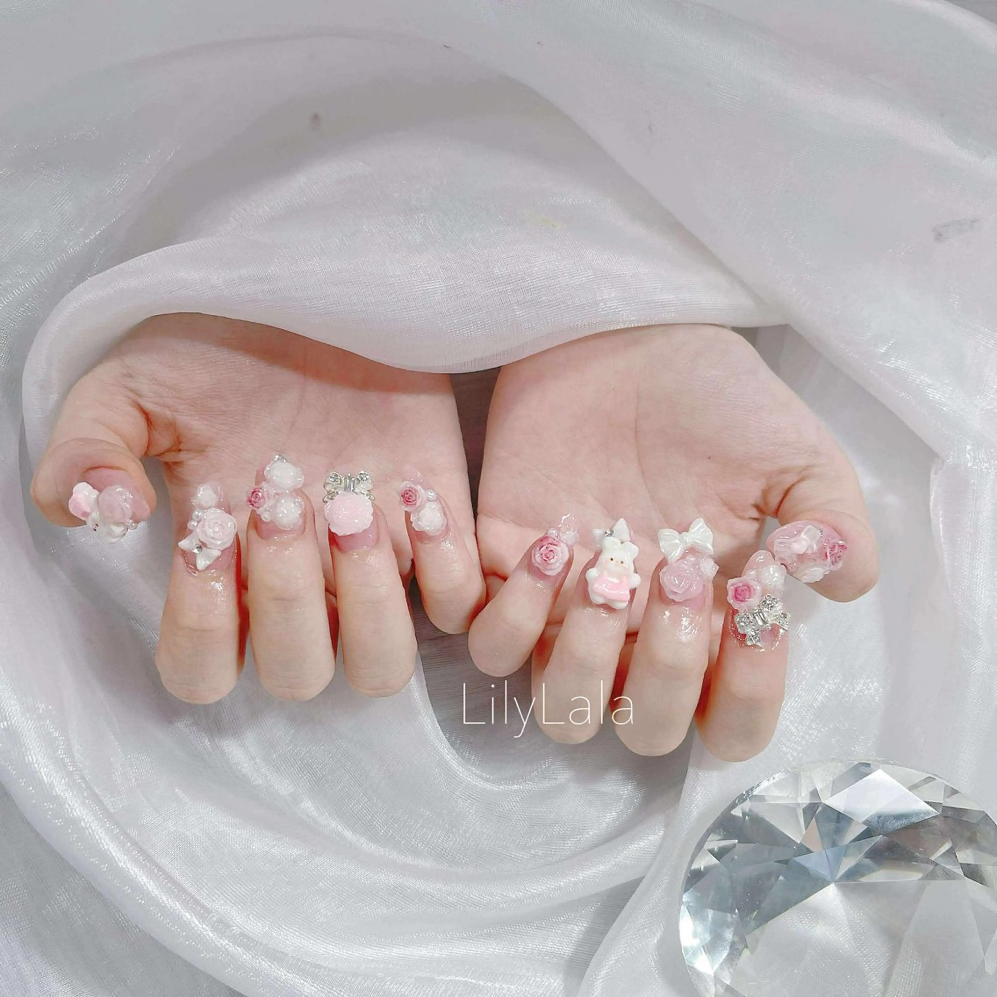 ネイル オーロラネイル クリアネイル フラッシュネイル ジェルネイル グラデーション ハンドネイル LilyLala Nailsalonのネイルデザイン