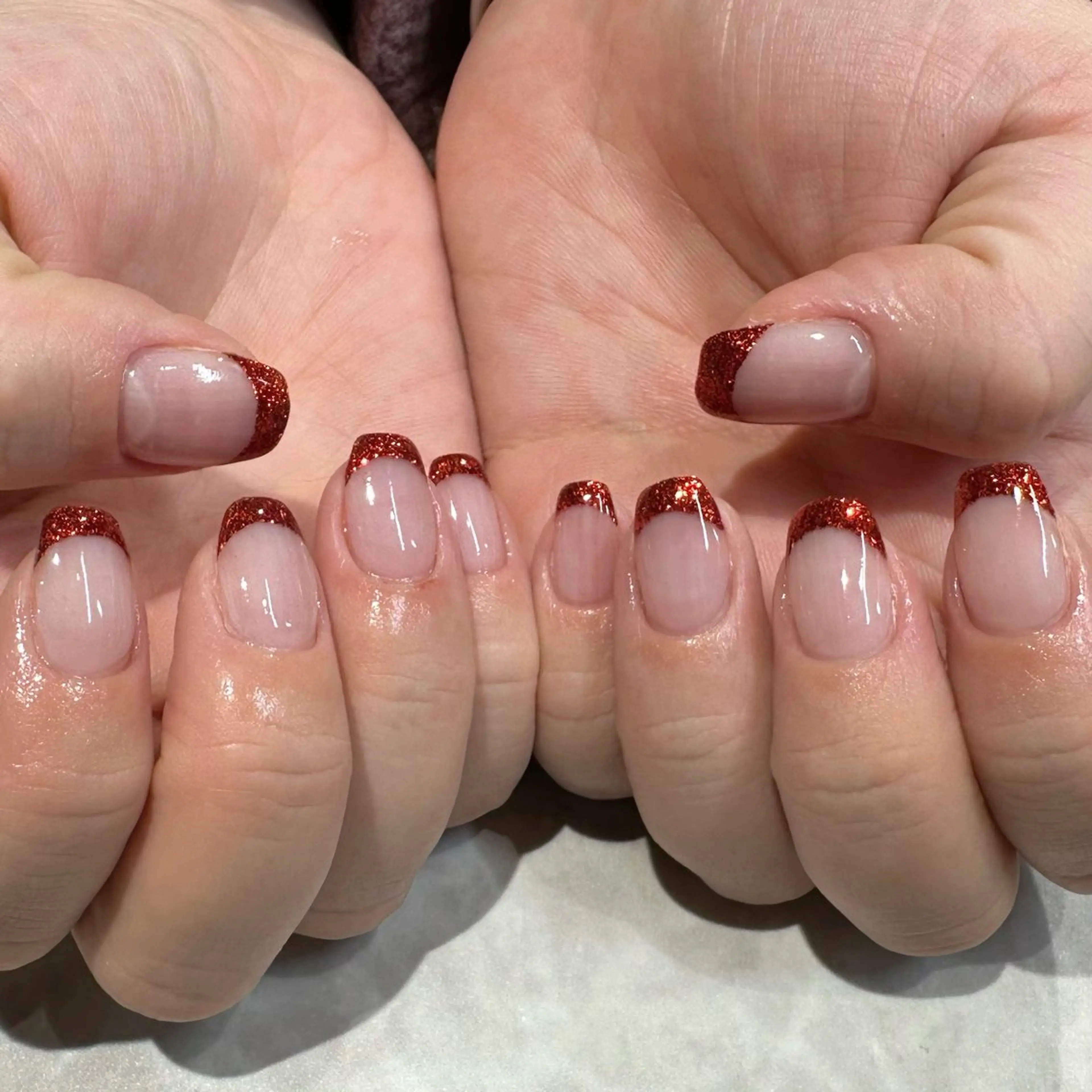 ネイル フレンチネイル ラメ(グリッター) 赤色 erinca nail所属・圦本 有紀のネイルデザイン