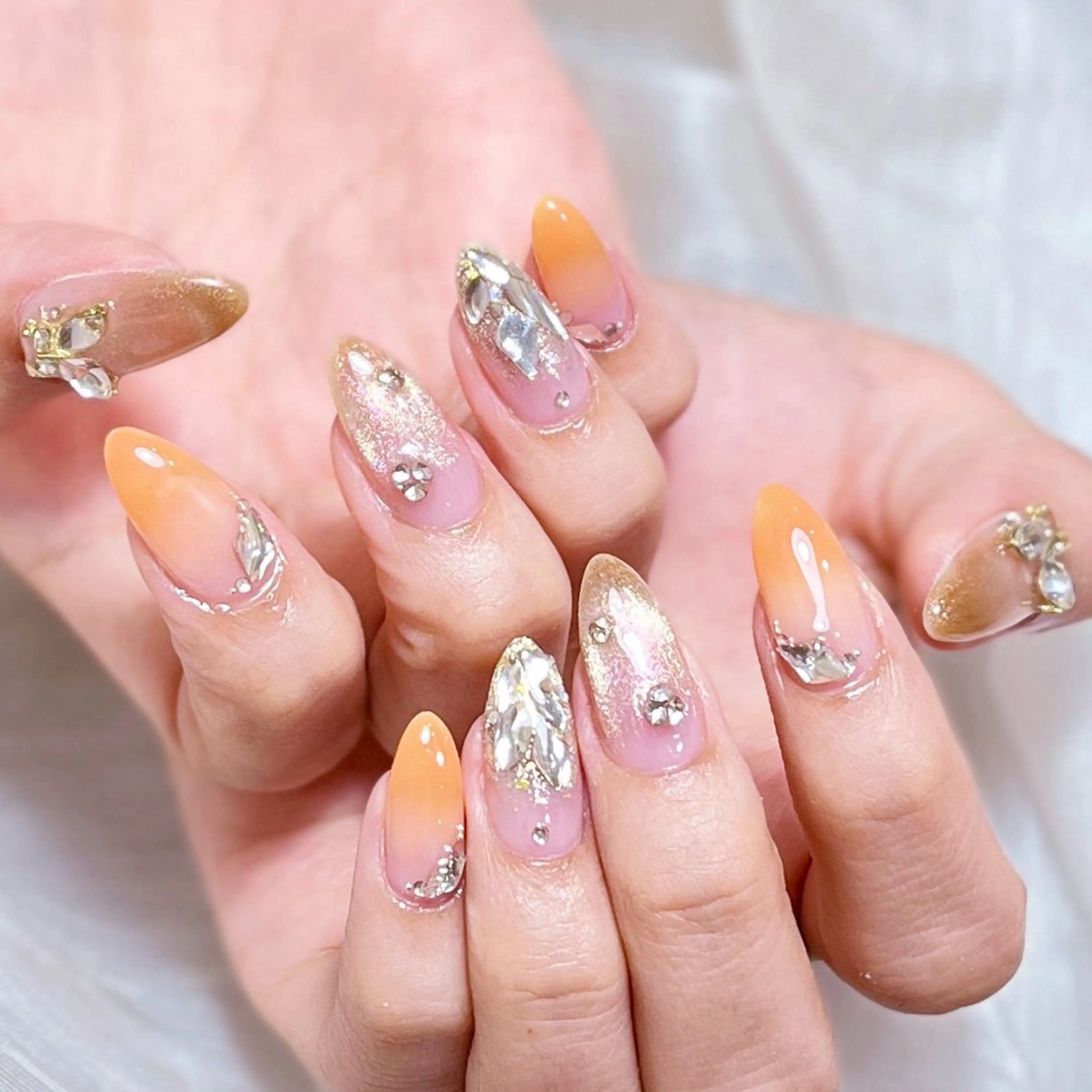 ネイル アートネイル オーロラネイル ガーリー キラキラネイル 韓国ネイル ハンドネイル Diamond NAIL✨のネイルデザイン