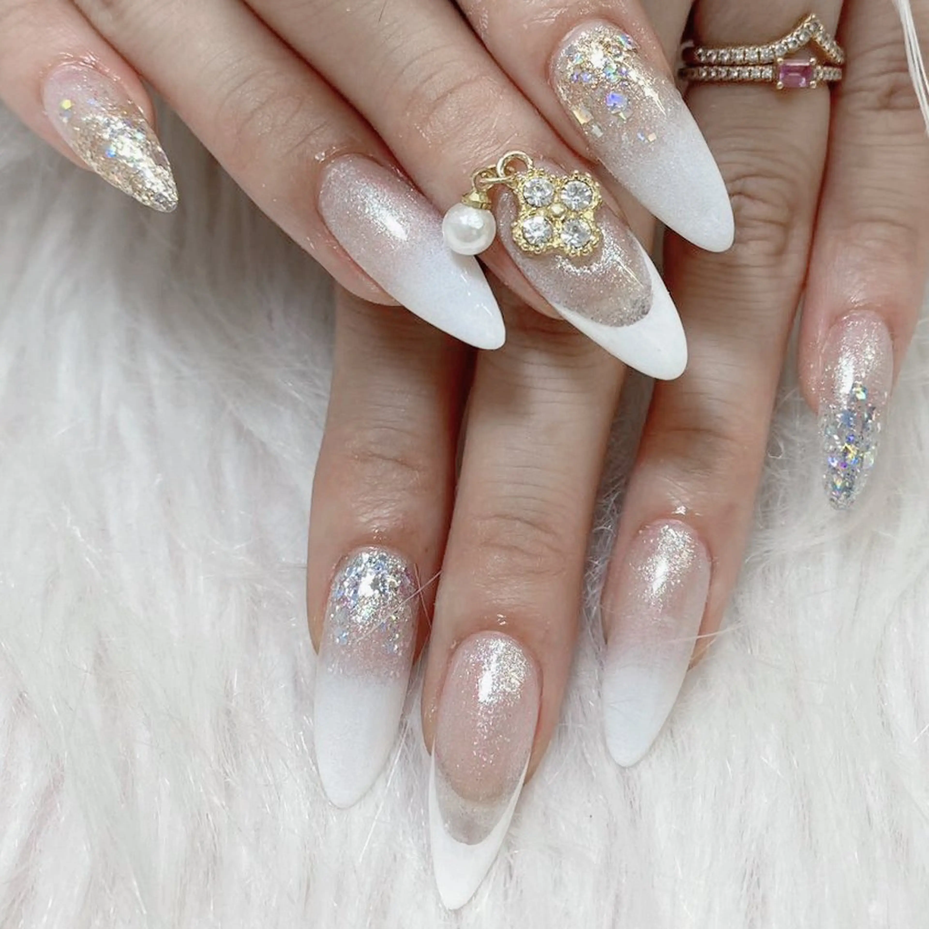 ネイル アートネイル オーロラネイル ガーリー キラキラネイル 韓国ネイル ハンドネイル Diamond NAIL✨のネイルデザイン