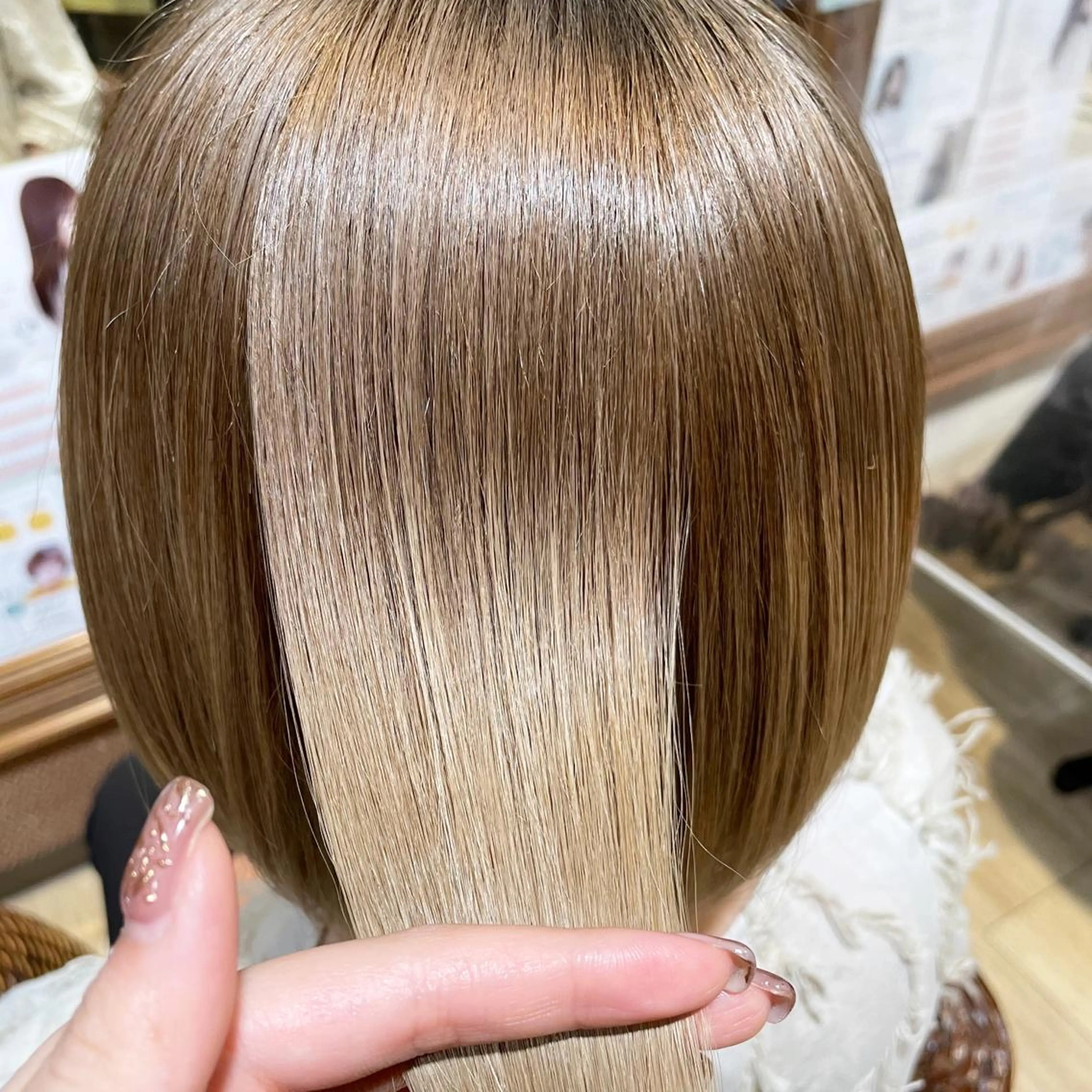 ショート カラー ハイトーンカラー 💐レイヤー/透明感 カラー💐智口彩香のヘアスタイル
