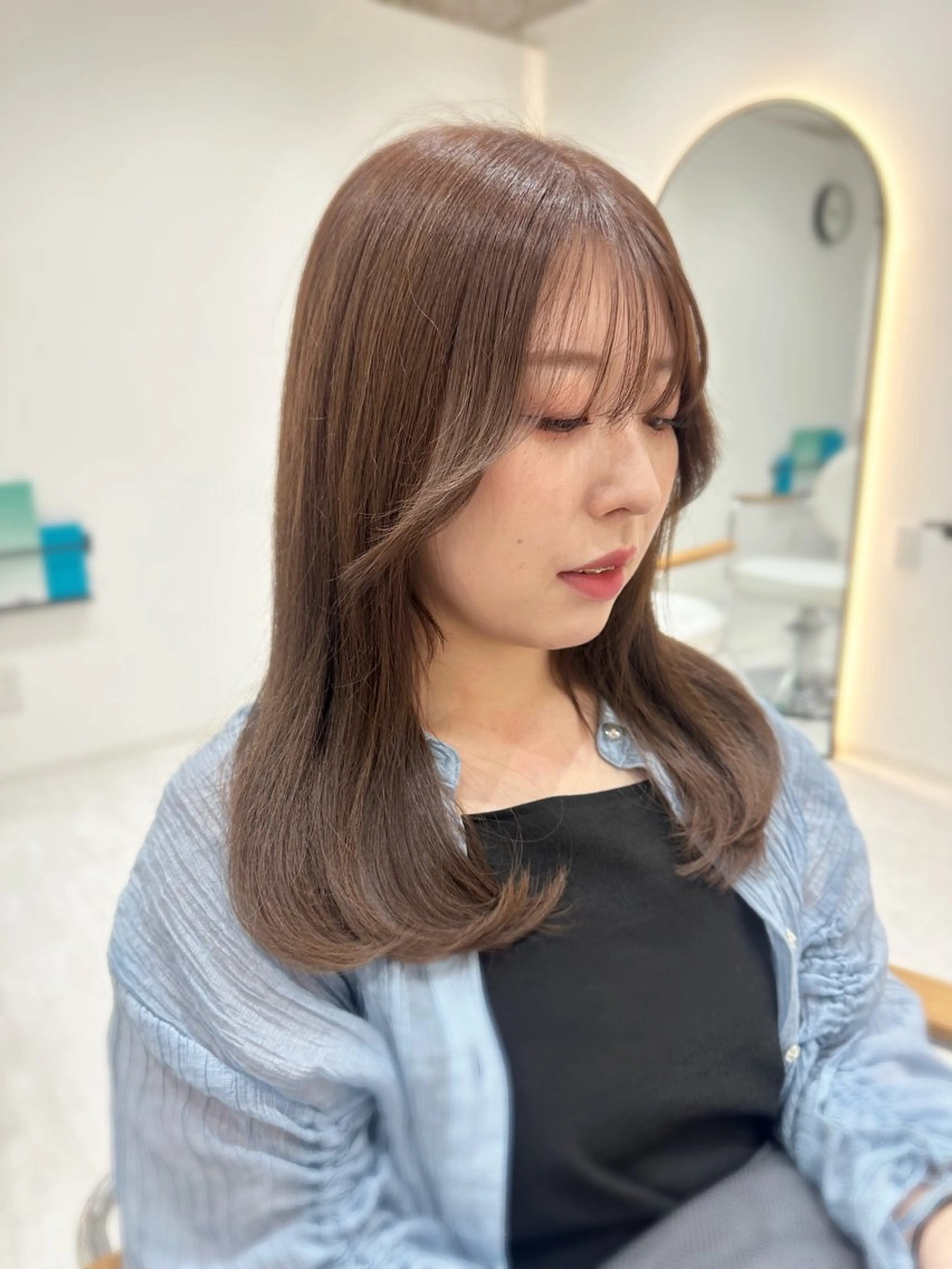 セミロング カラー アディクシーカラー ベージュカラー ブリーチ ケアブリーチ デザインカラー 韓国ヘア顔周りカット 艶髪ベージュtamaのヘアスタイル
