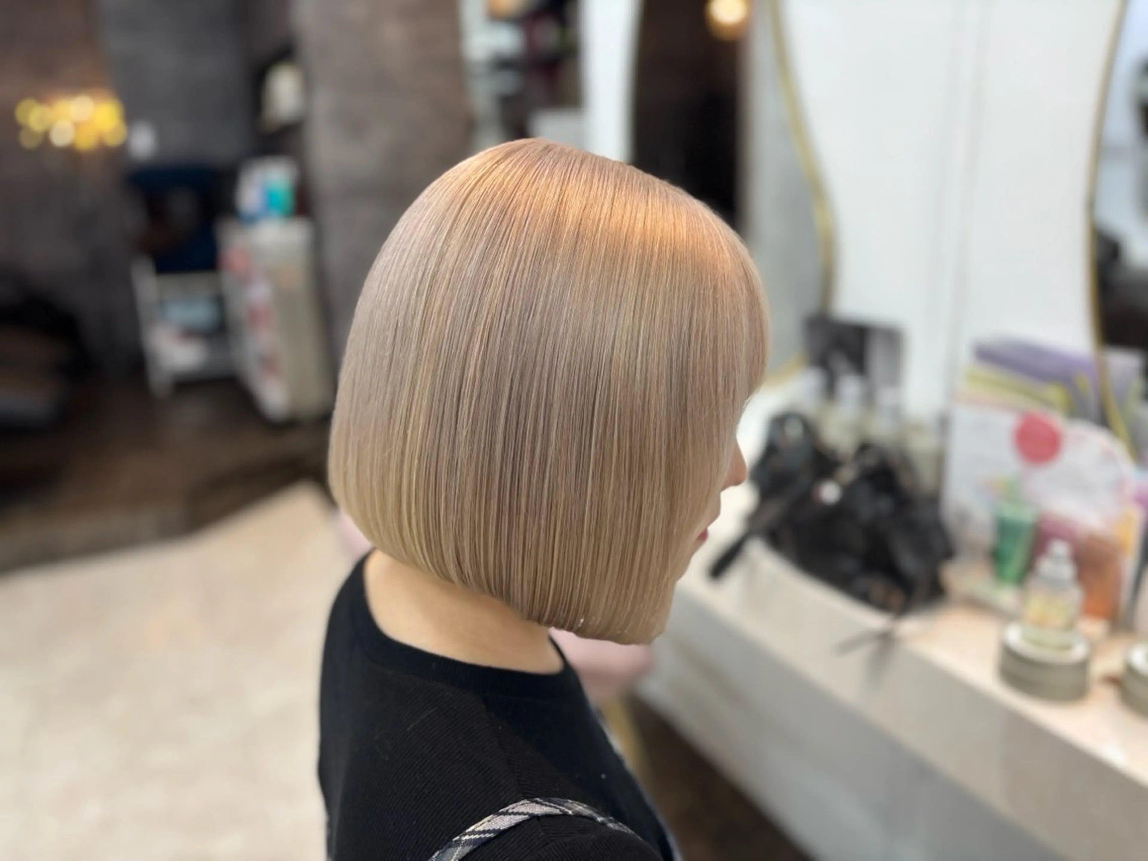 ミディアム カット 💓Yuri💓 ハイトーン/デザインのヘアスタイル