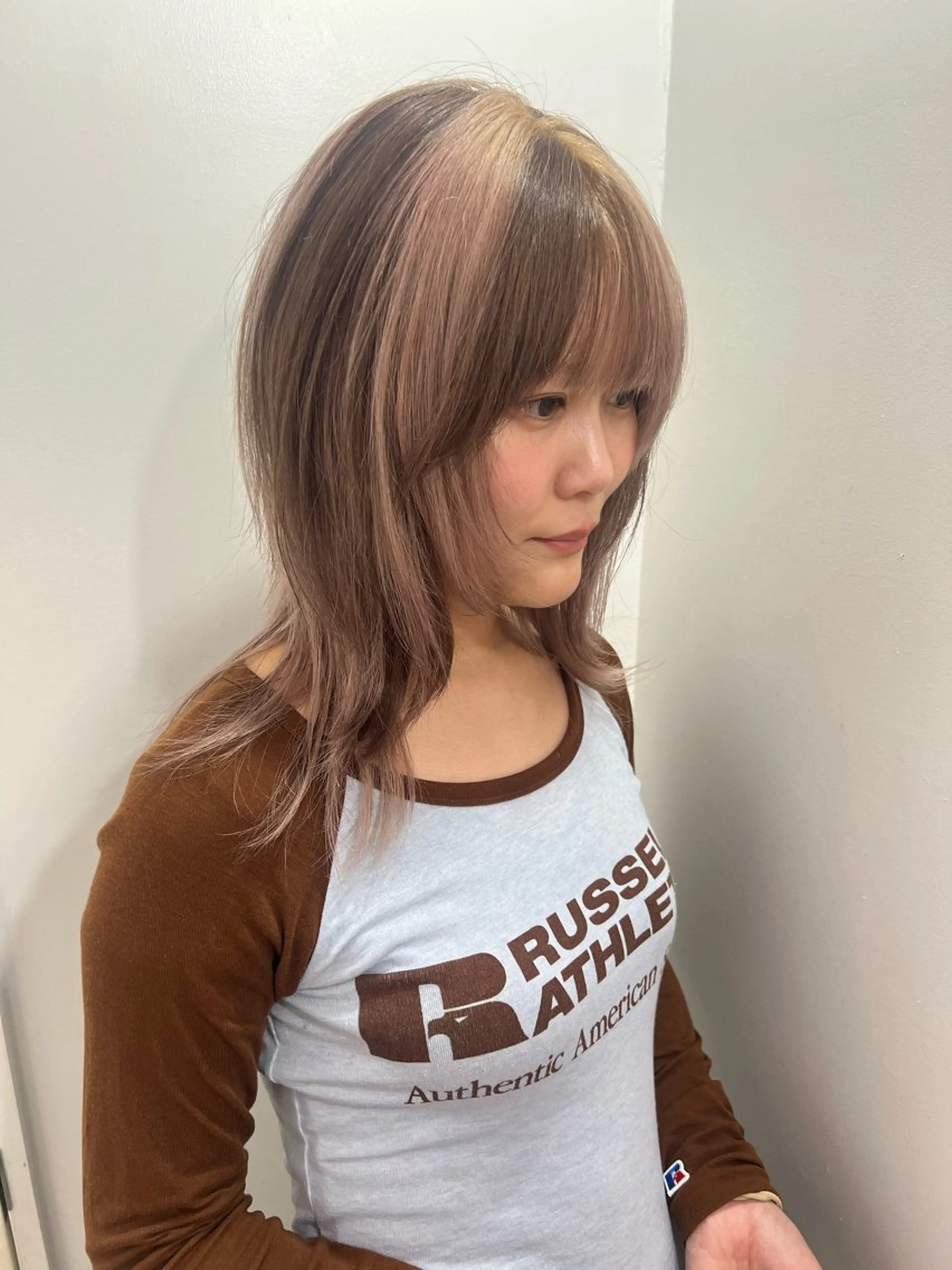 ミディアム ヘアカラー トリートメント 💥ウルフカット デザインあんな💥のヘアスタイル