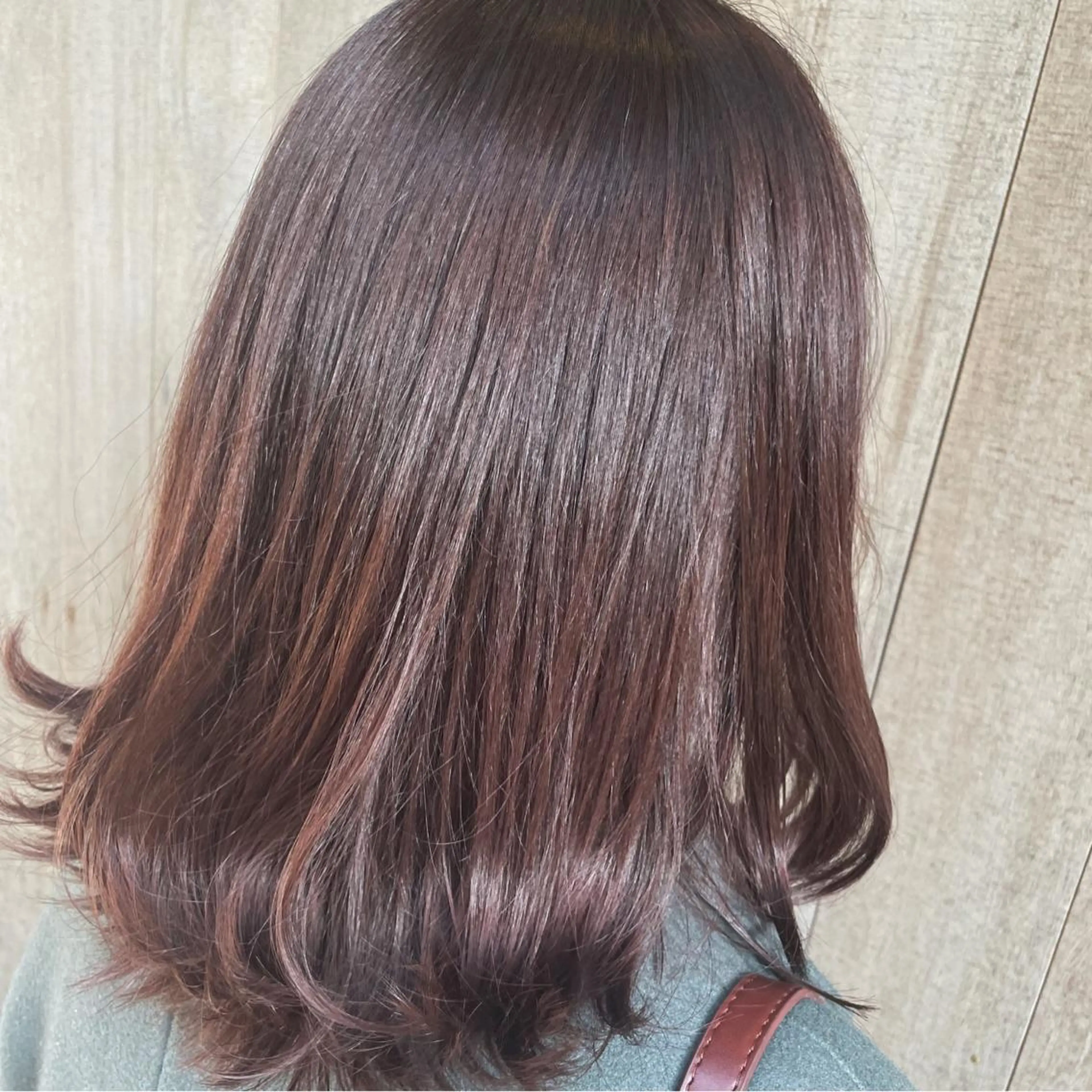 セミロング カラー crop es 茅ヶ崎所属・ヘアセット/髪質改善 🌿 長 若奈のヘアスタイル