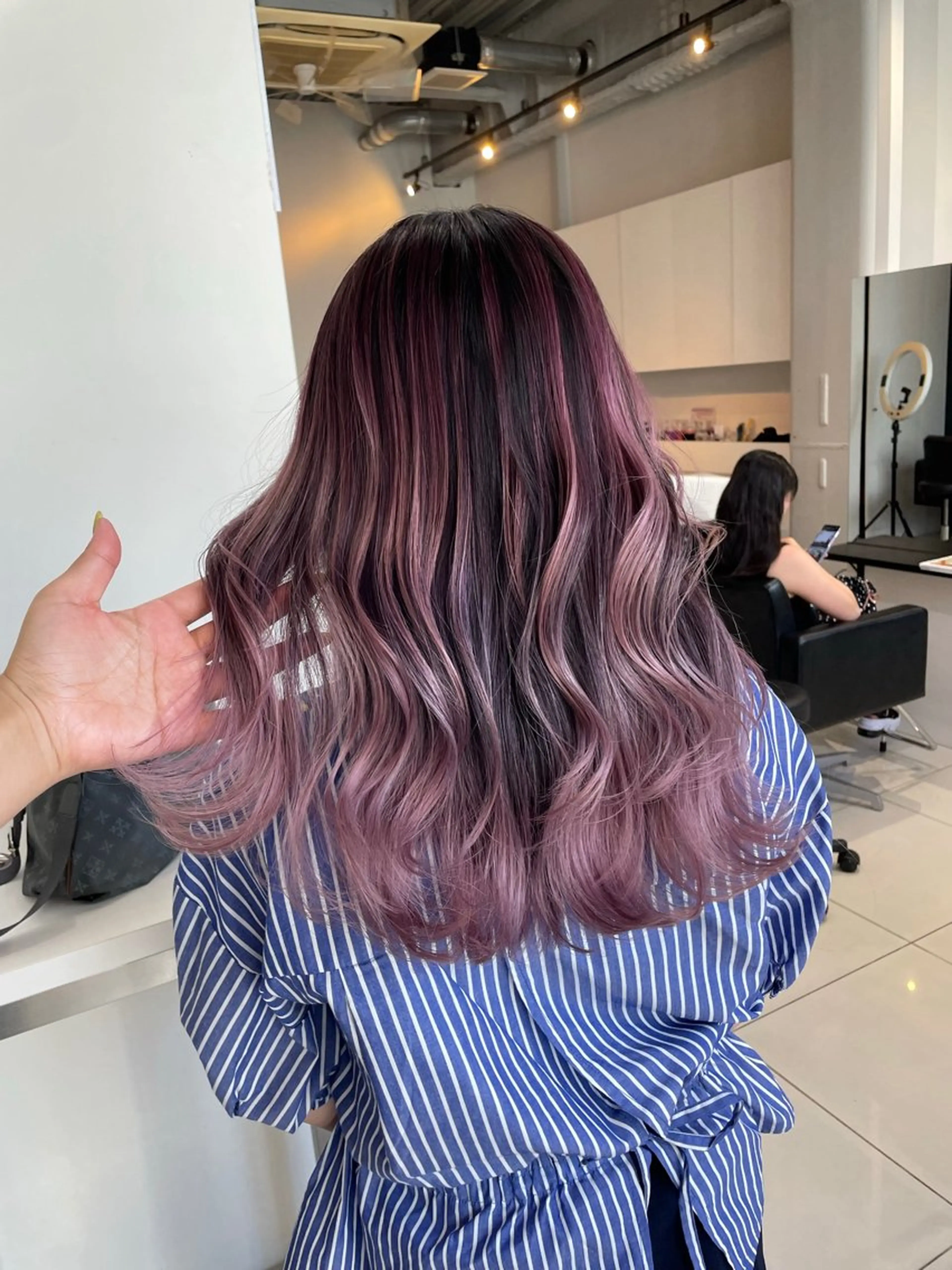 ロング カラー バレイヤージュ ブリーチ ケアブリーチ ダブルカラー ハイライトカラー カット ヘアカラー トリートメント ヘアセット Rikuto/原宿 /バレイヤージュのヘアスタイル