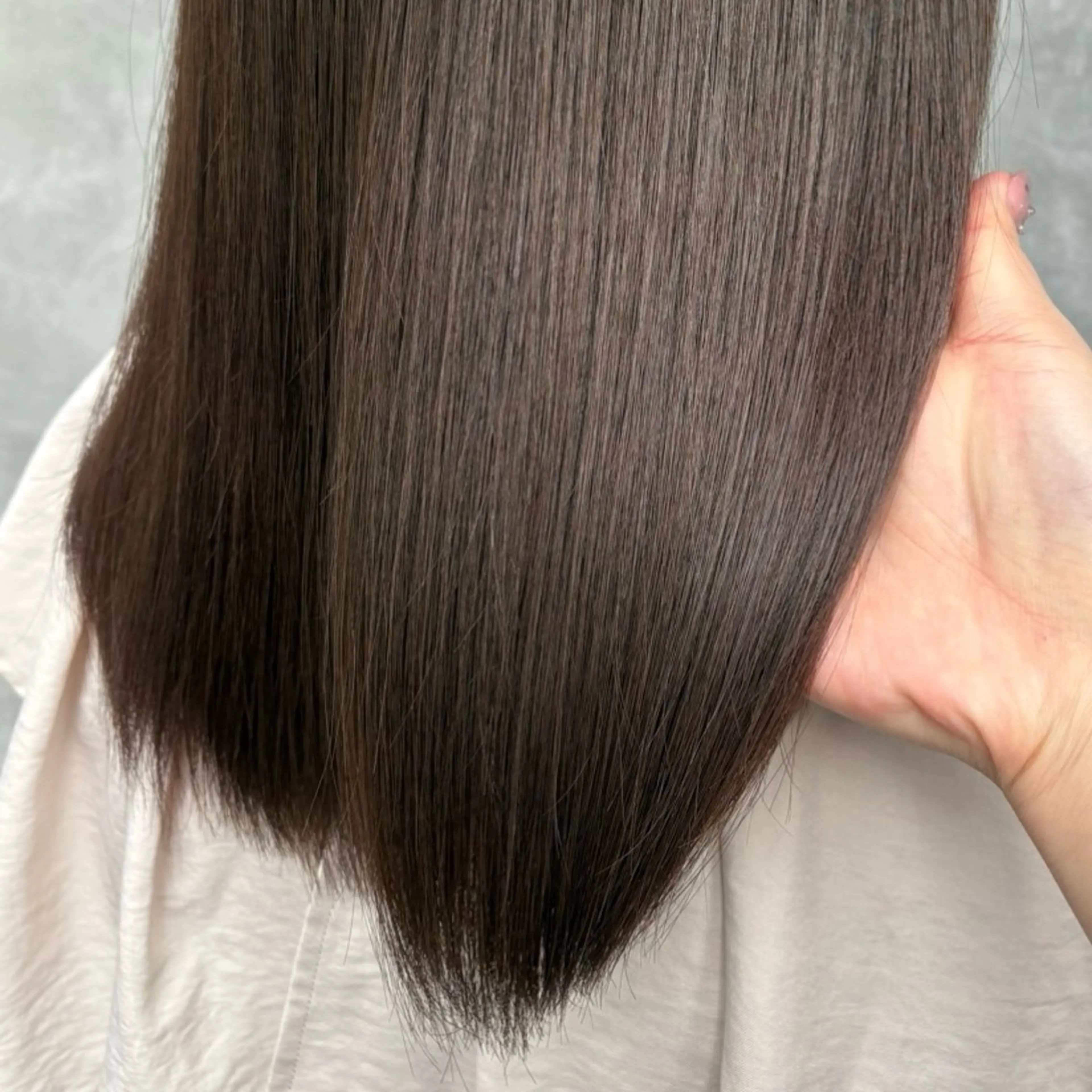 セミロング カラー 森口 華奈のヘアスタイル