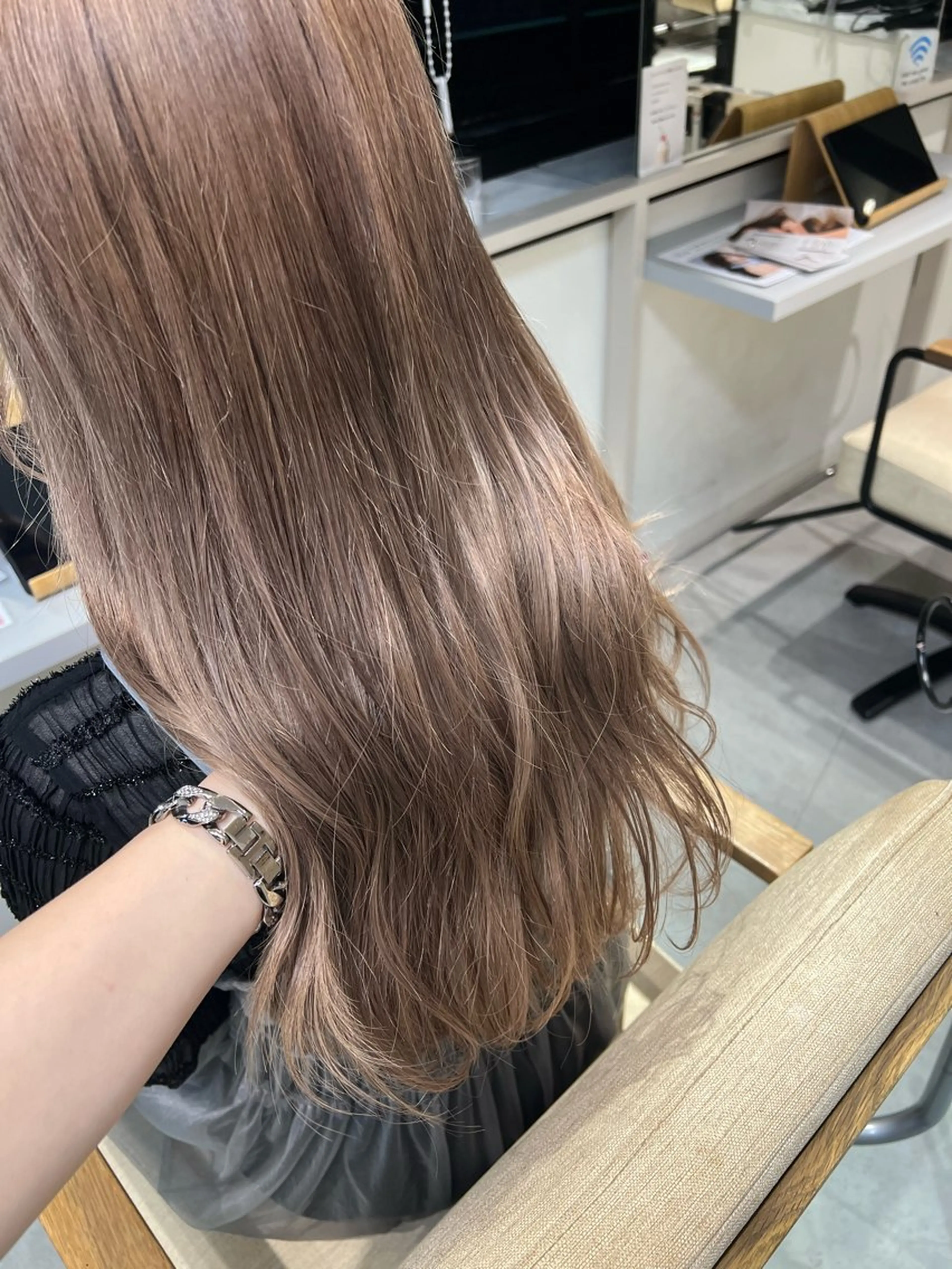 セミロング カラー ayaka🫧 中明度カラーのヘアスタイル