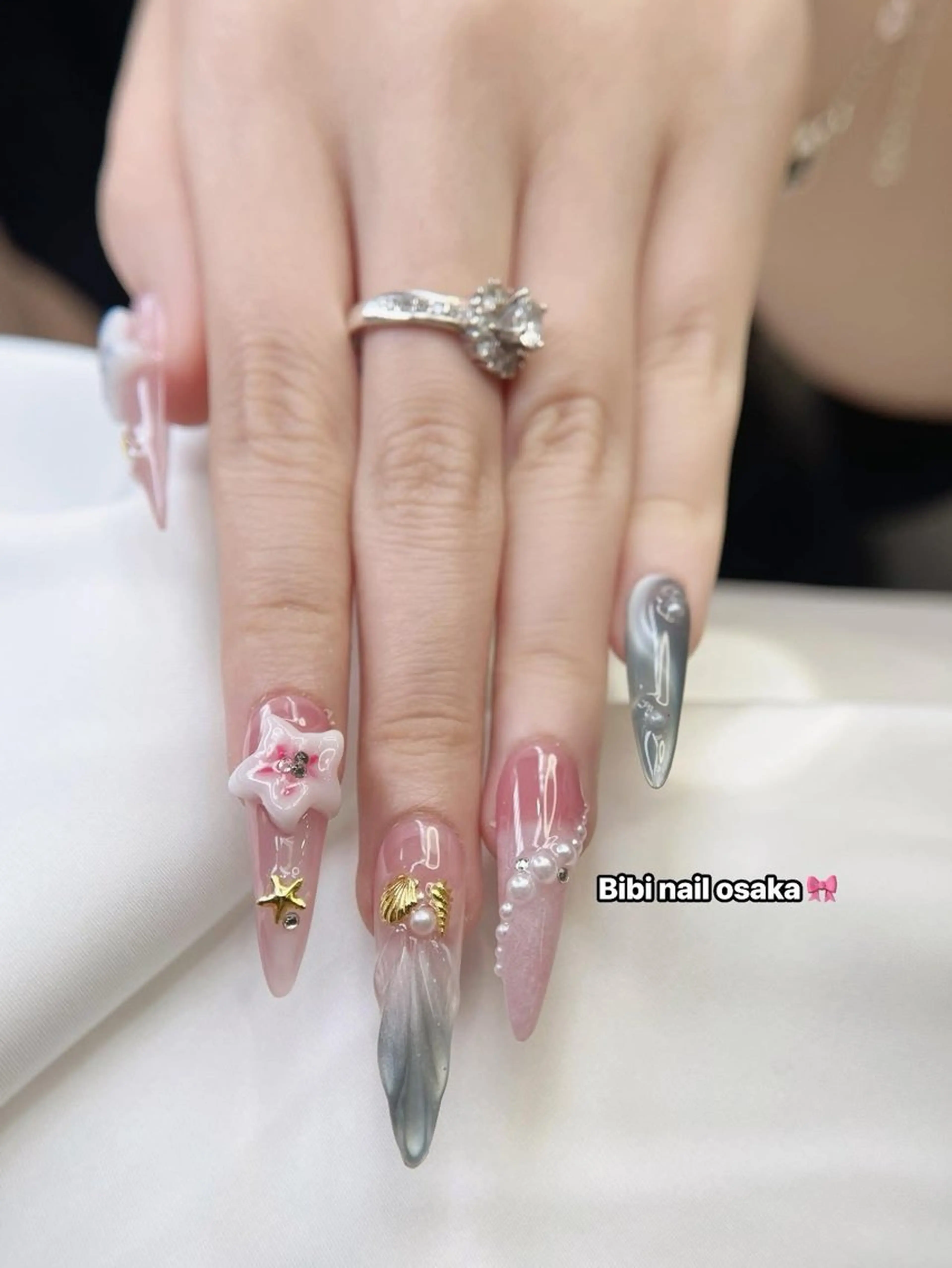 ロング ハンドネイル Bibi beauty spa Osaka所属・Chann Channのネイルデザイン