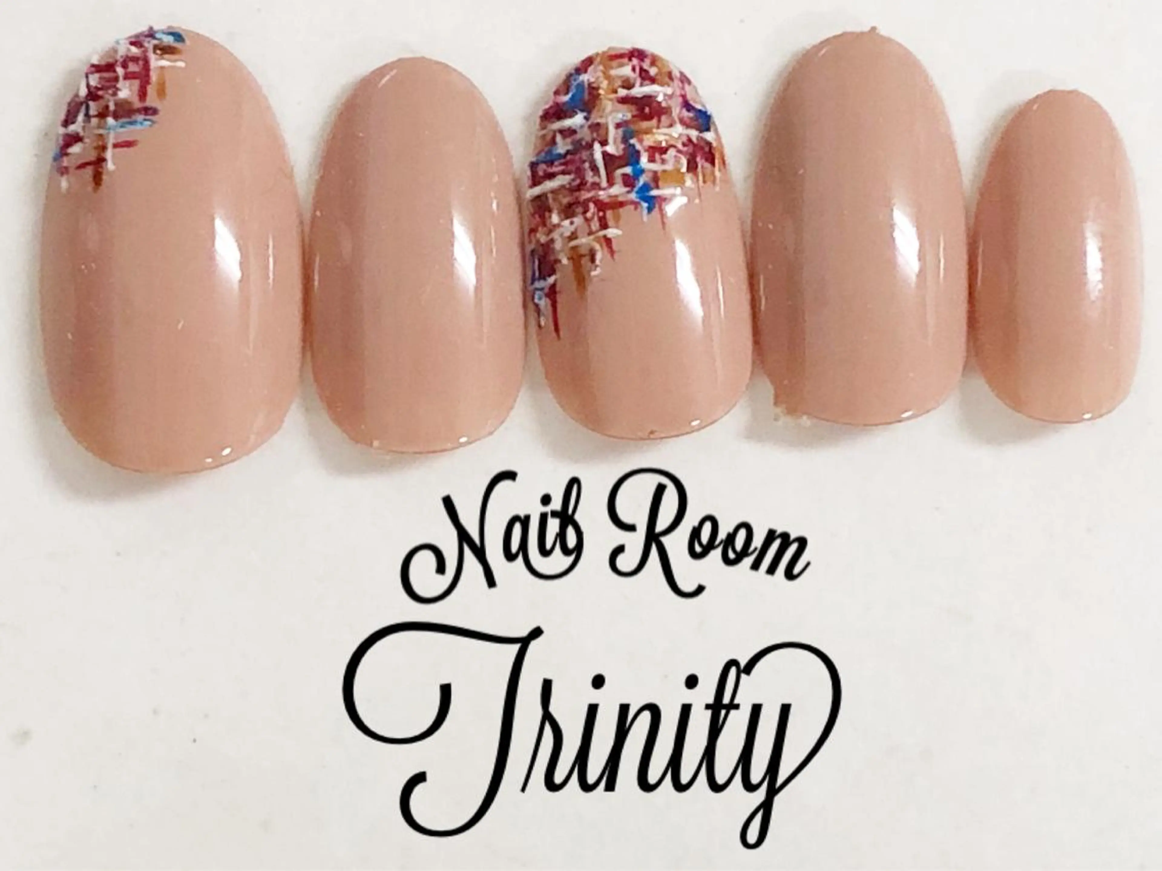 ネイル ハンドネイル Trinity ネイリストスタッフのネイルデザイン
