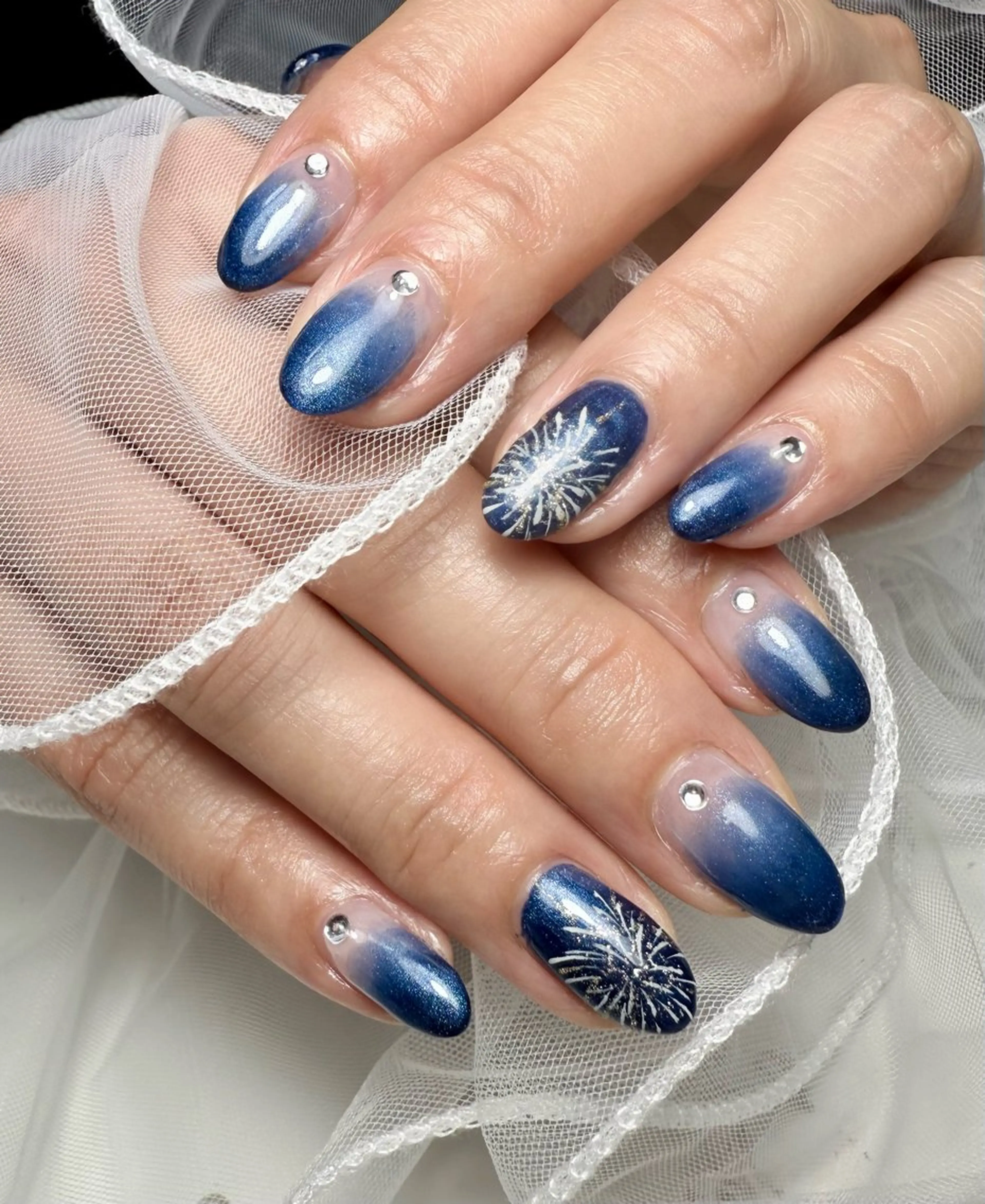 ネイル アートネイル 氷ネイル・うるうるネイル キラキラネイル ラメ(グリッター) マグネットネイル M.N_ nailのネイルデザイン