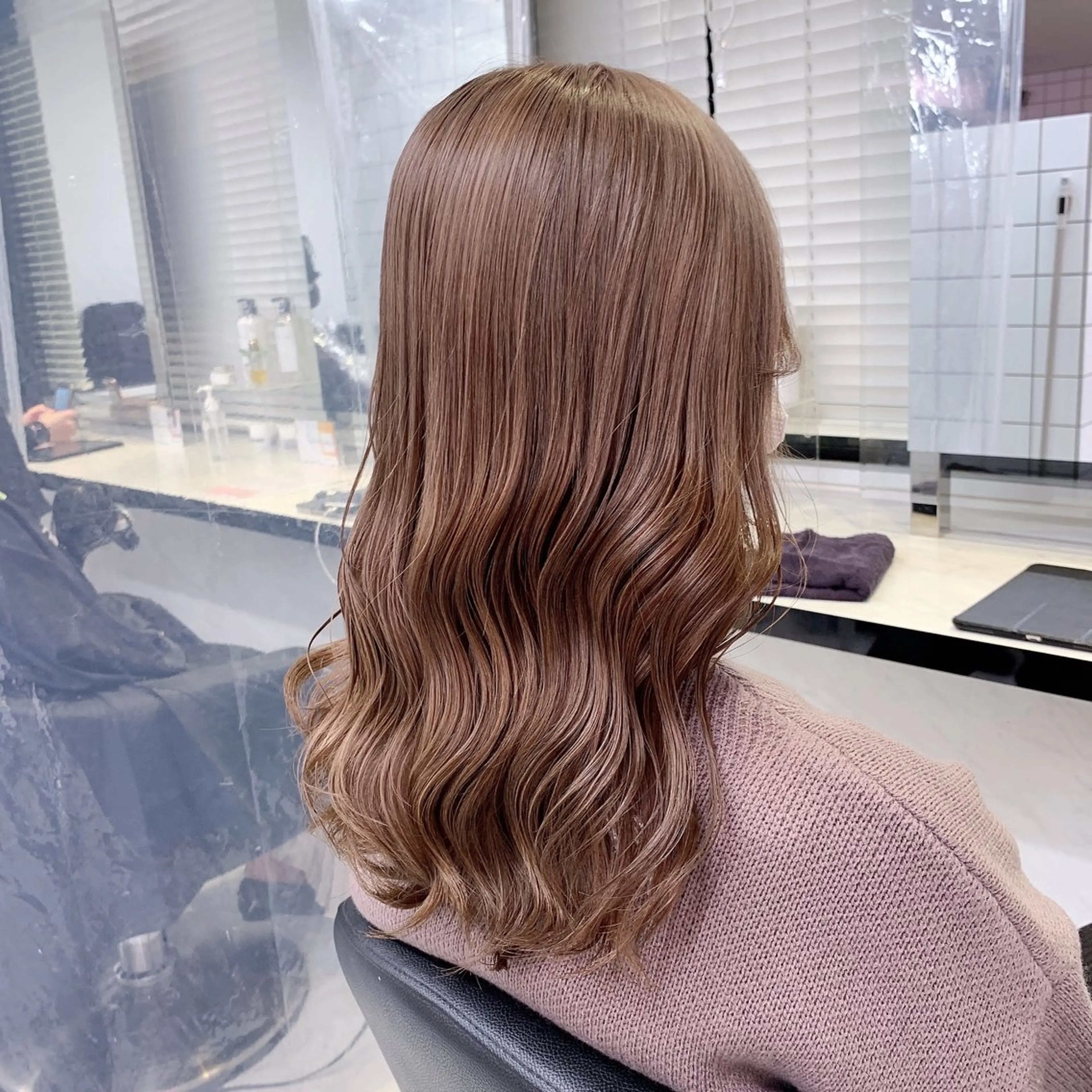 セミロング カラー ヘアカラー トリートメント ヘッドスパ ヘアセット ケアブリーチ 韓国レイヤーKYONのヘアスタイル