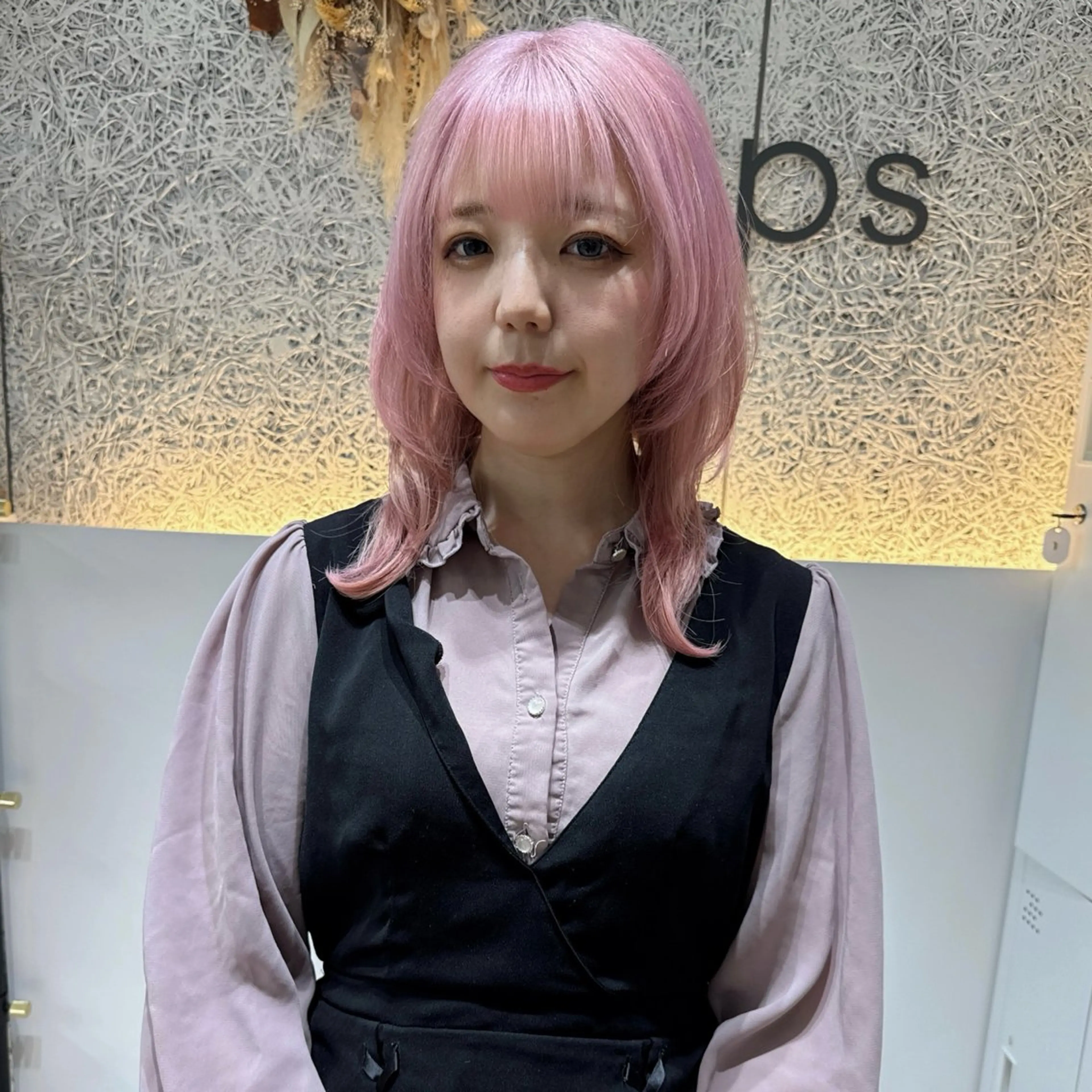 ミディアム カラー ブリーチ ピンクカラー ホワイトピンク ハッシュカット カット ヘアカラー トリートメント 🌱ブリーチ・透明感 カラー/mapi🦭のヘアスタイル