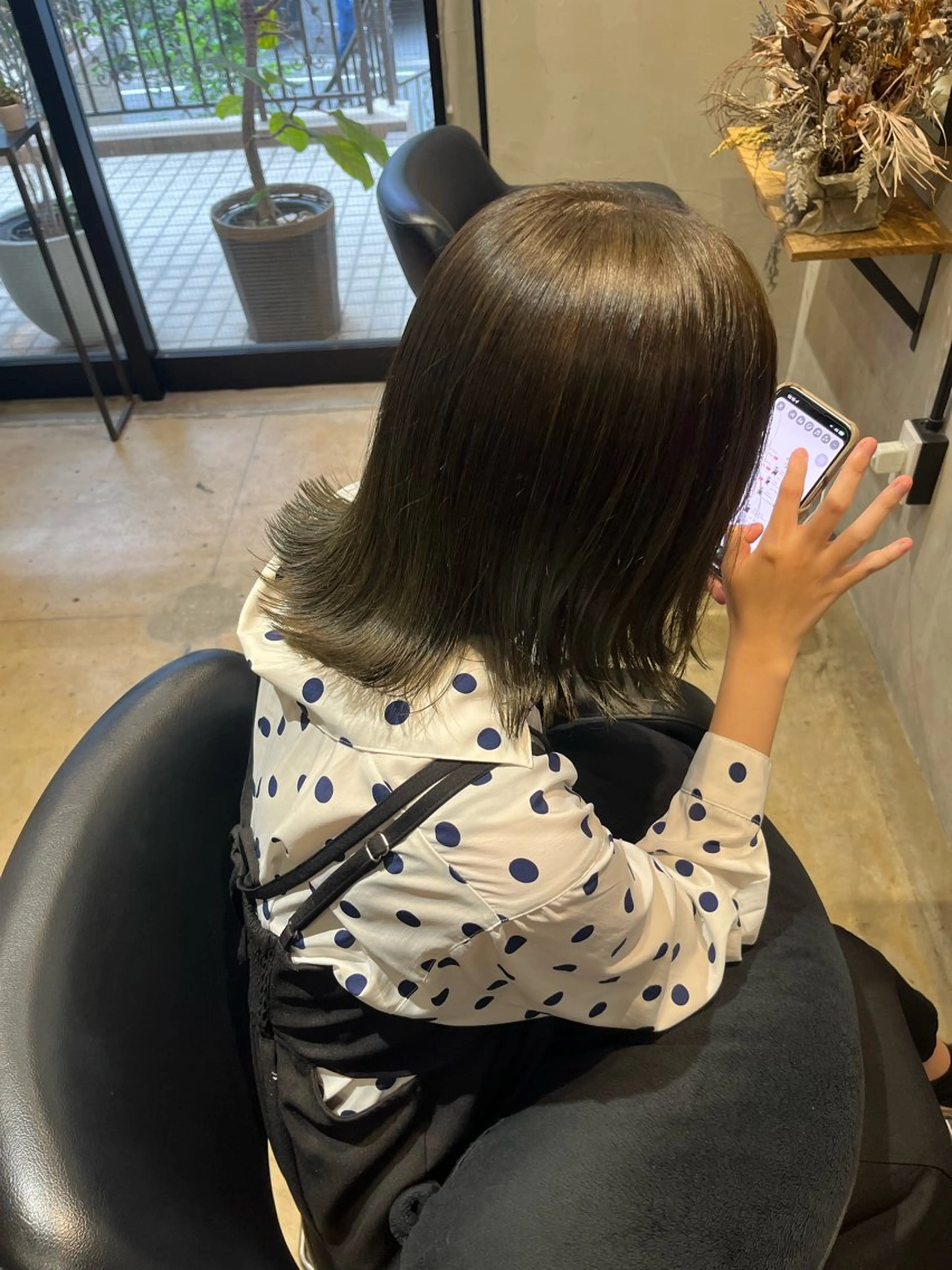 ミディアム カラー ヘアアレンジ ブラウンカラー オリーブブラウン カット みわ/博多 ブリーチ/カラーのヘアスタイル