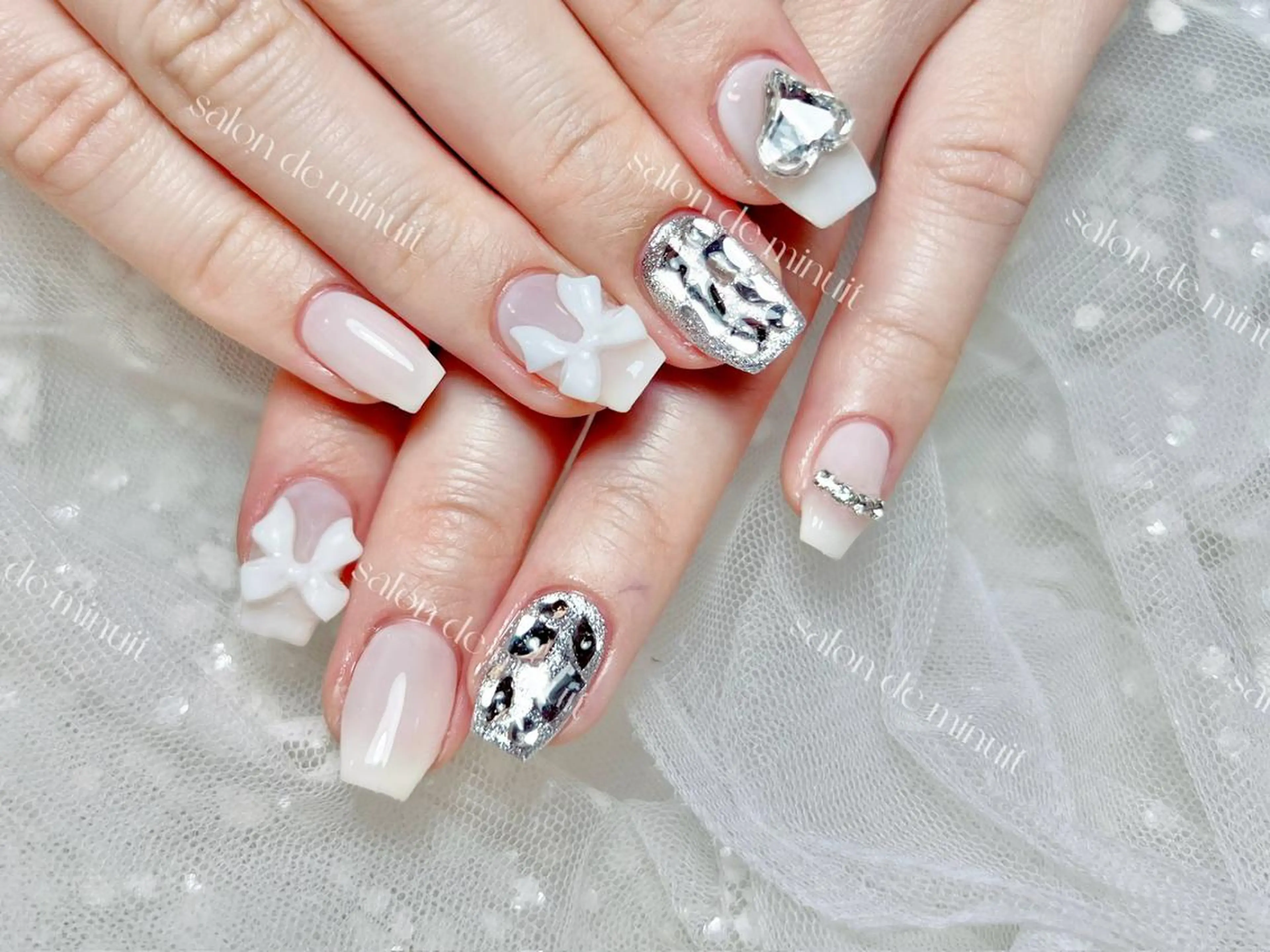 ネイル Salon de Minuit🦩のネイルデザイン