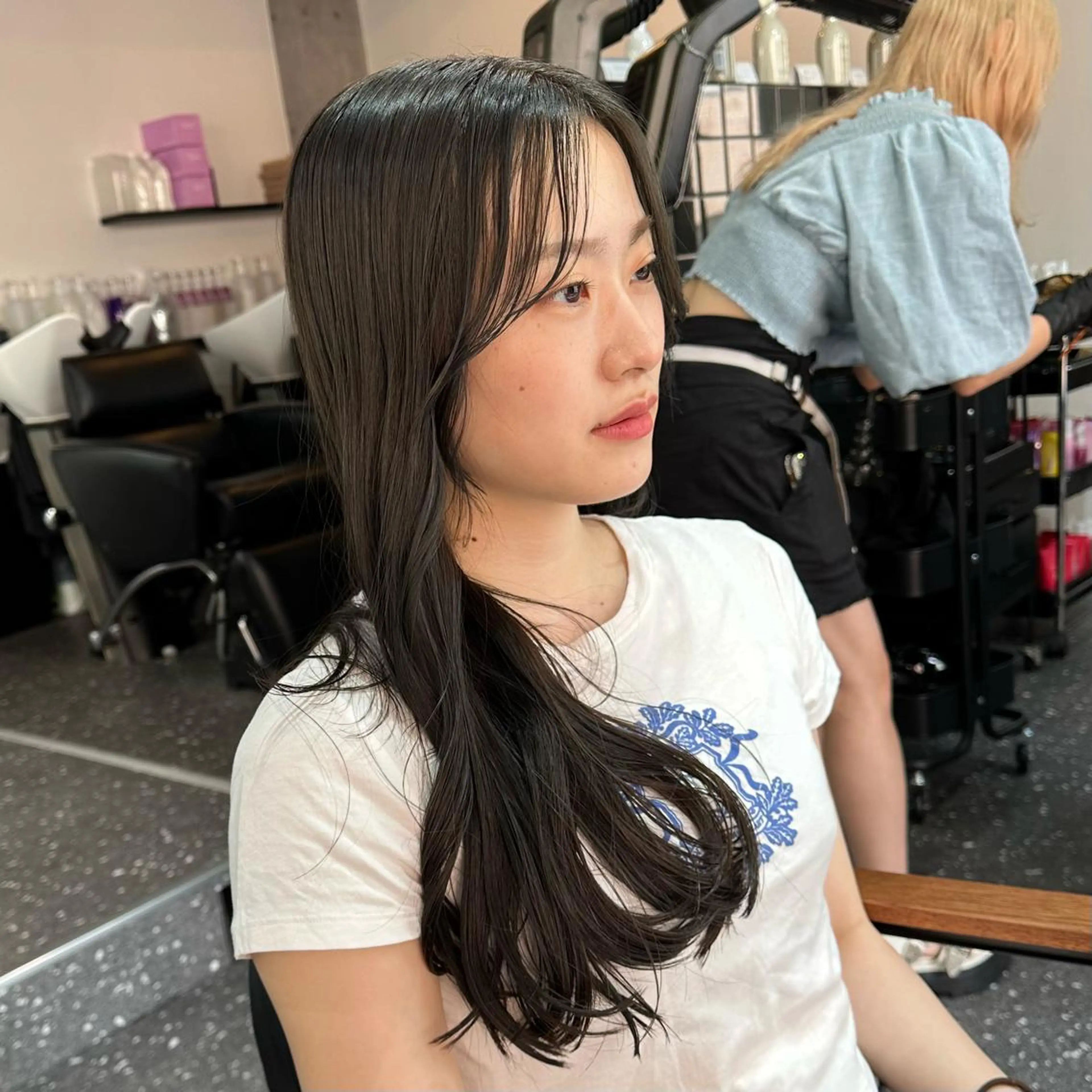 ロング カラー カット ヘアカラー トリートメント 韓国風レイヤー🗝要 暗透カラー📓吉祥寺のヘアスタイル