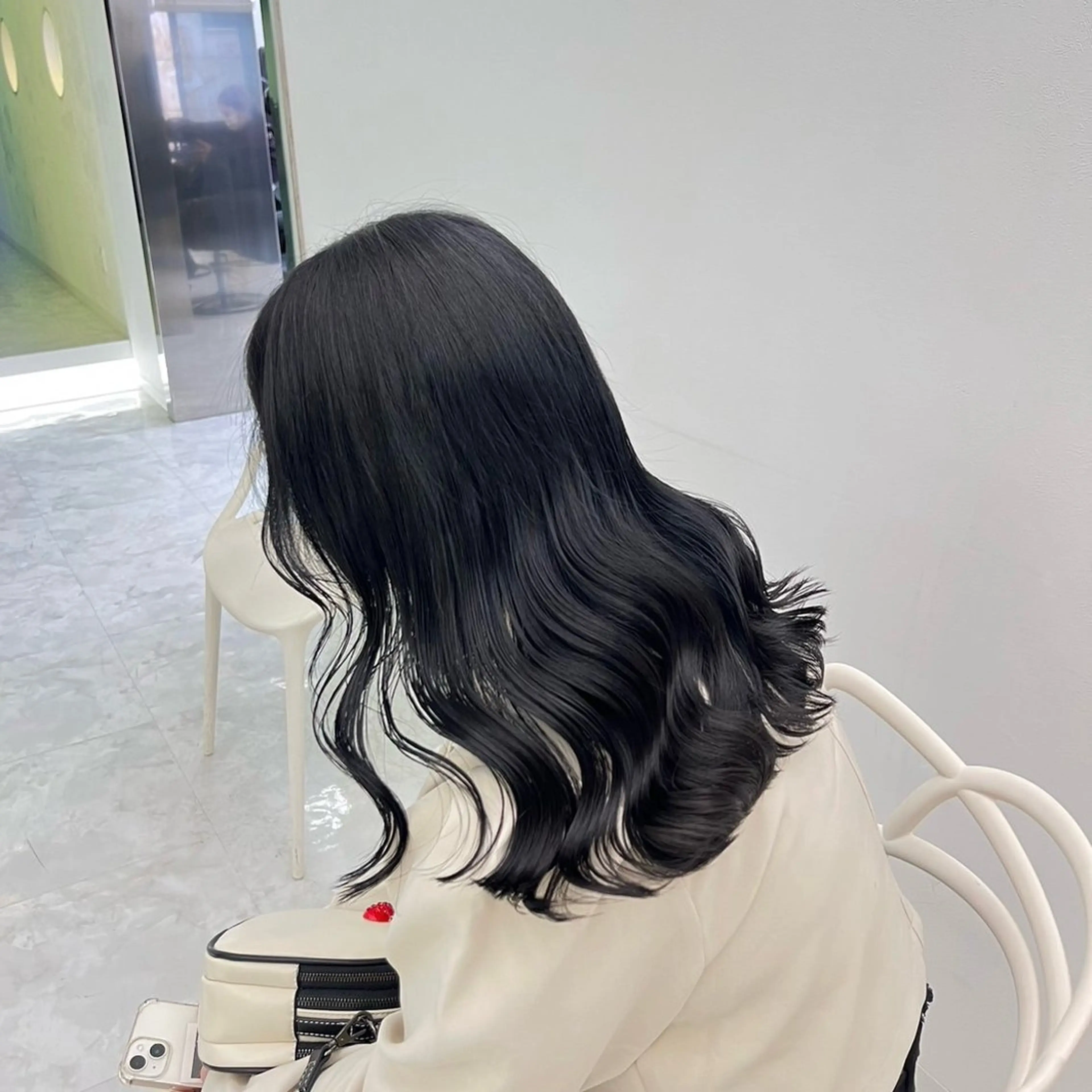ロング カラー カット ヘアカラー トリートメント 韓国風暗髪🐈‍⬛ 🩶KOUMIのヘアスタイル
