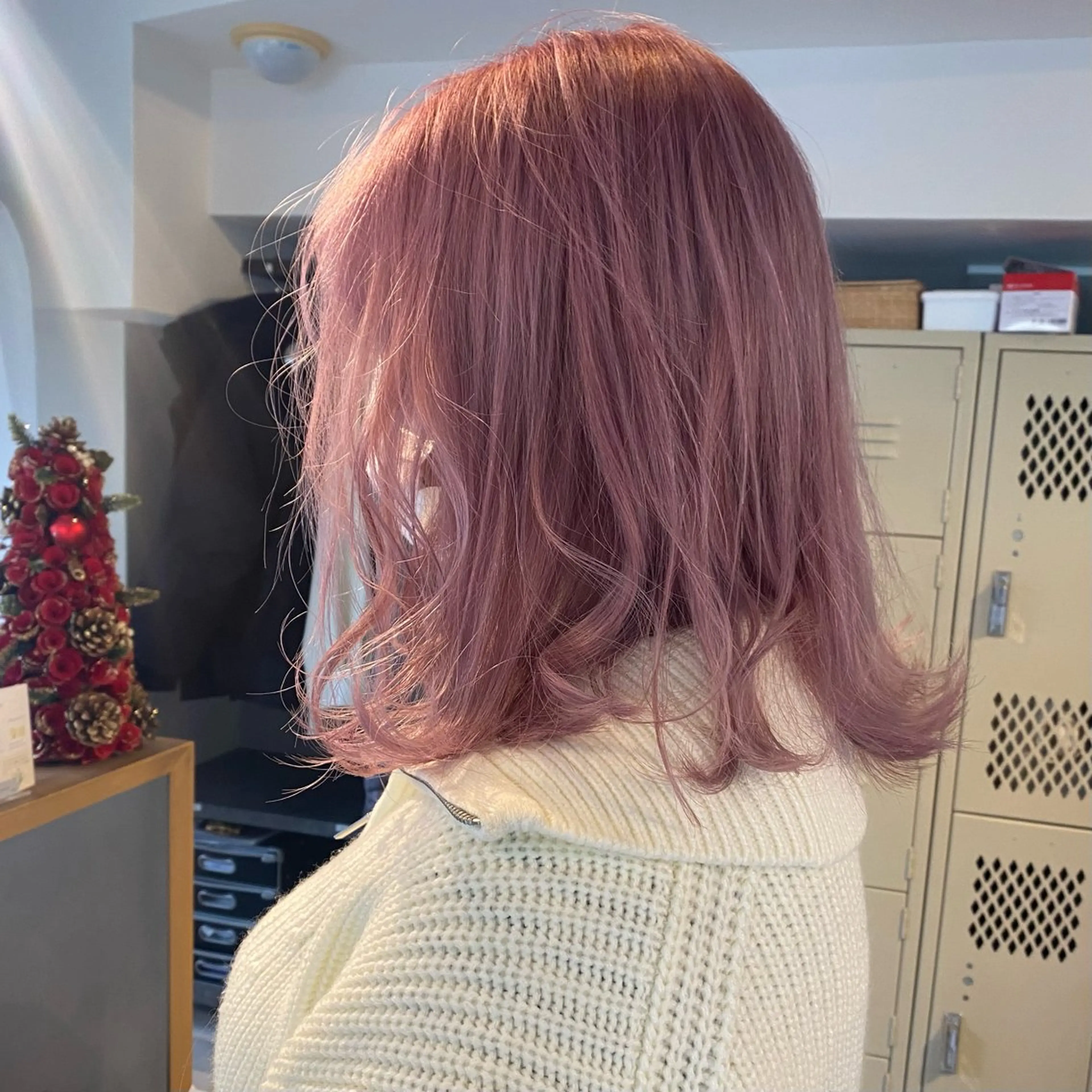 ミディアム カラー ブリーチ ケアブリーチ ハイトーンカラー ピンクカラー ホワイトピンク カット ヘアカラー 透明感ハイトーン 🌸takehiroのヘアスタイル