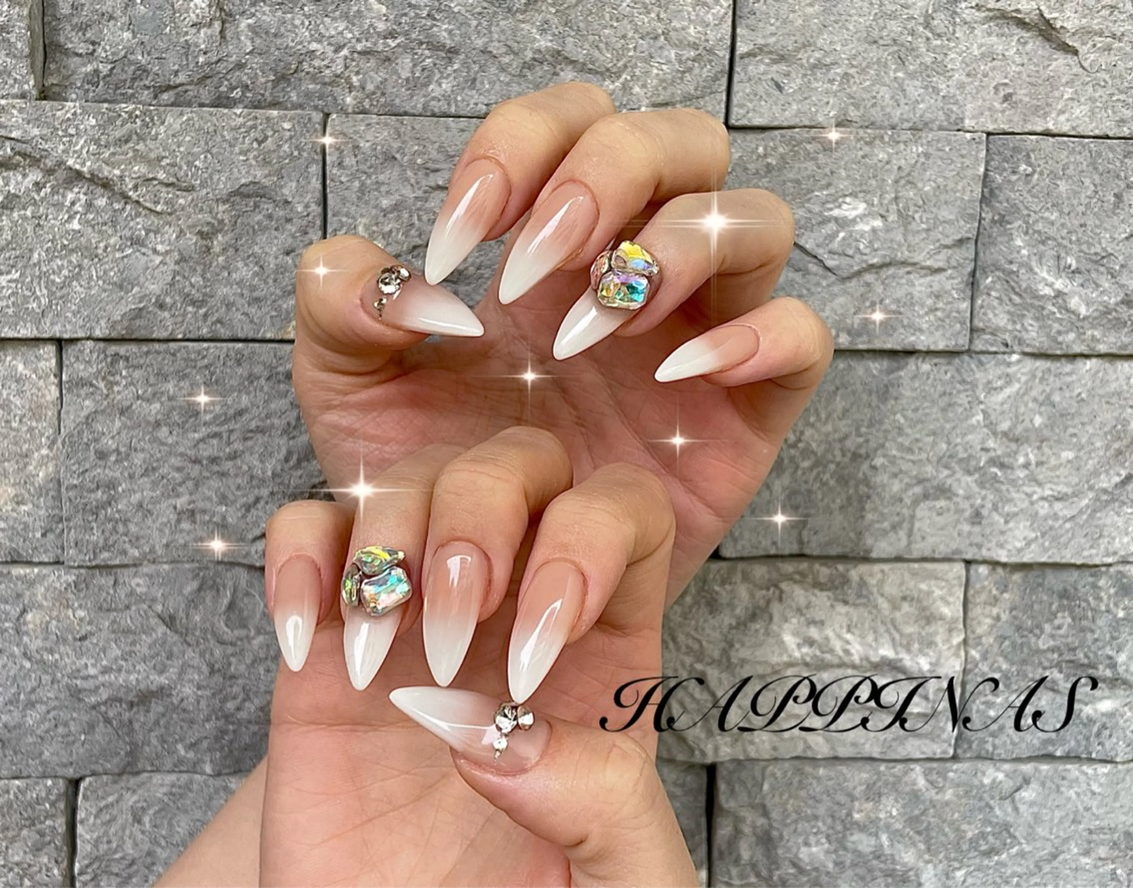 ネイル グラデーション ロングネイル スカルプネイル シンプルネイル ストーンネイル HAPPINAS COCONAのネイルデザイン