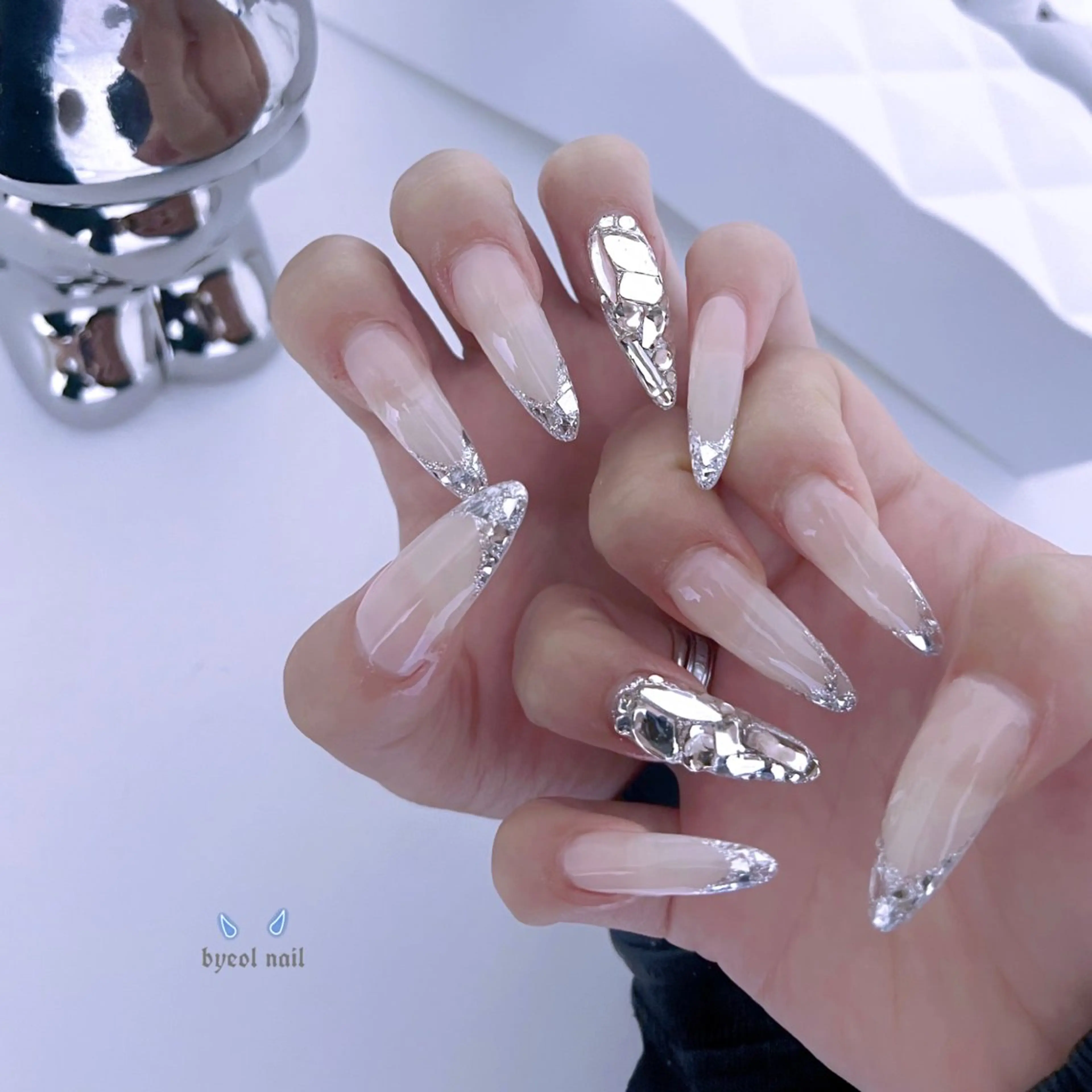 ネイル ハンドネイル byeol  nail (ビョルネイル)所属・🌧byeol nail🤍のネイルデザイン
