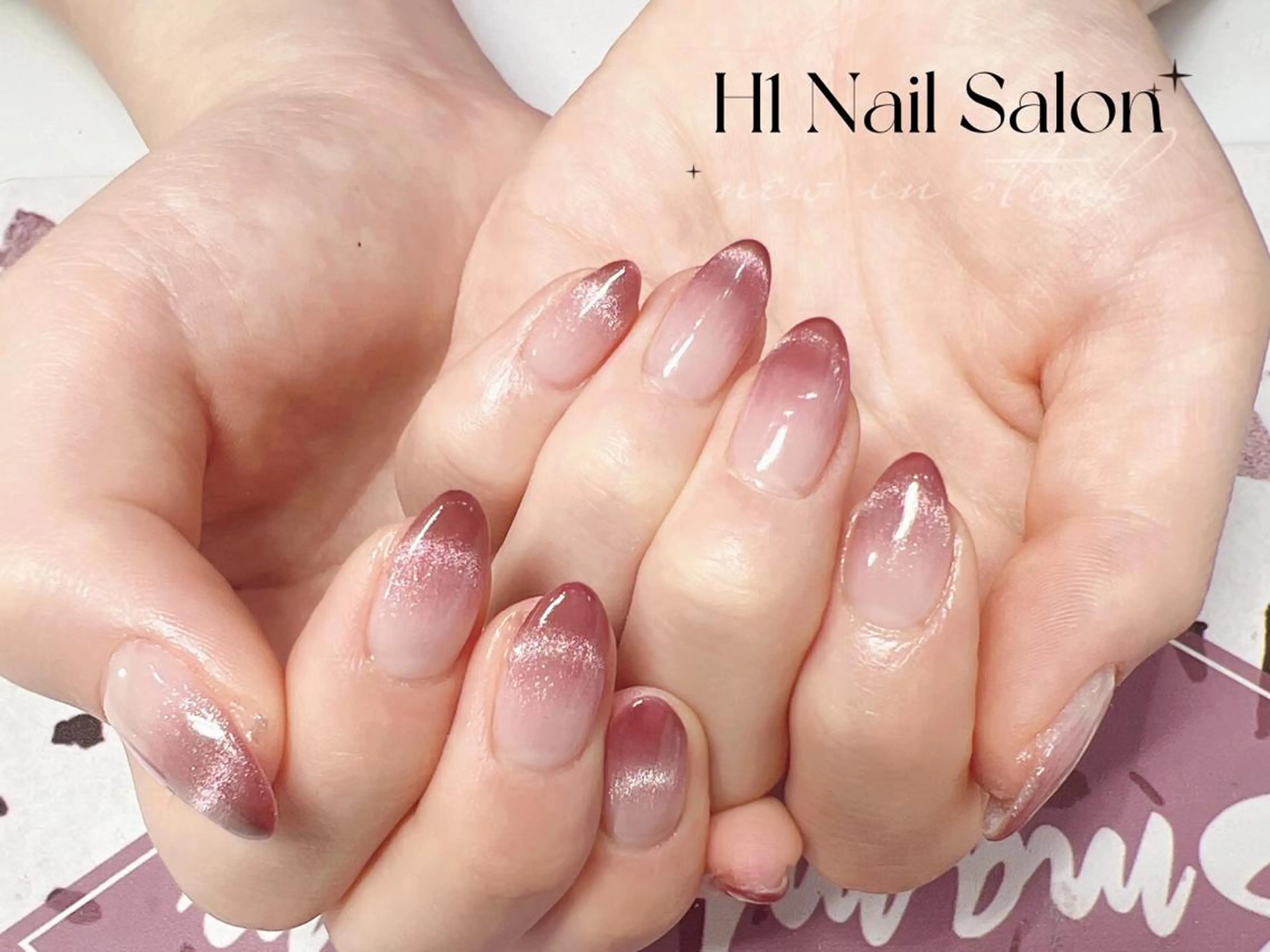 ネイル グラデーション マグネットネイル H1 ネイル サロンのネイルデザイン