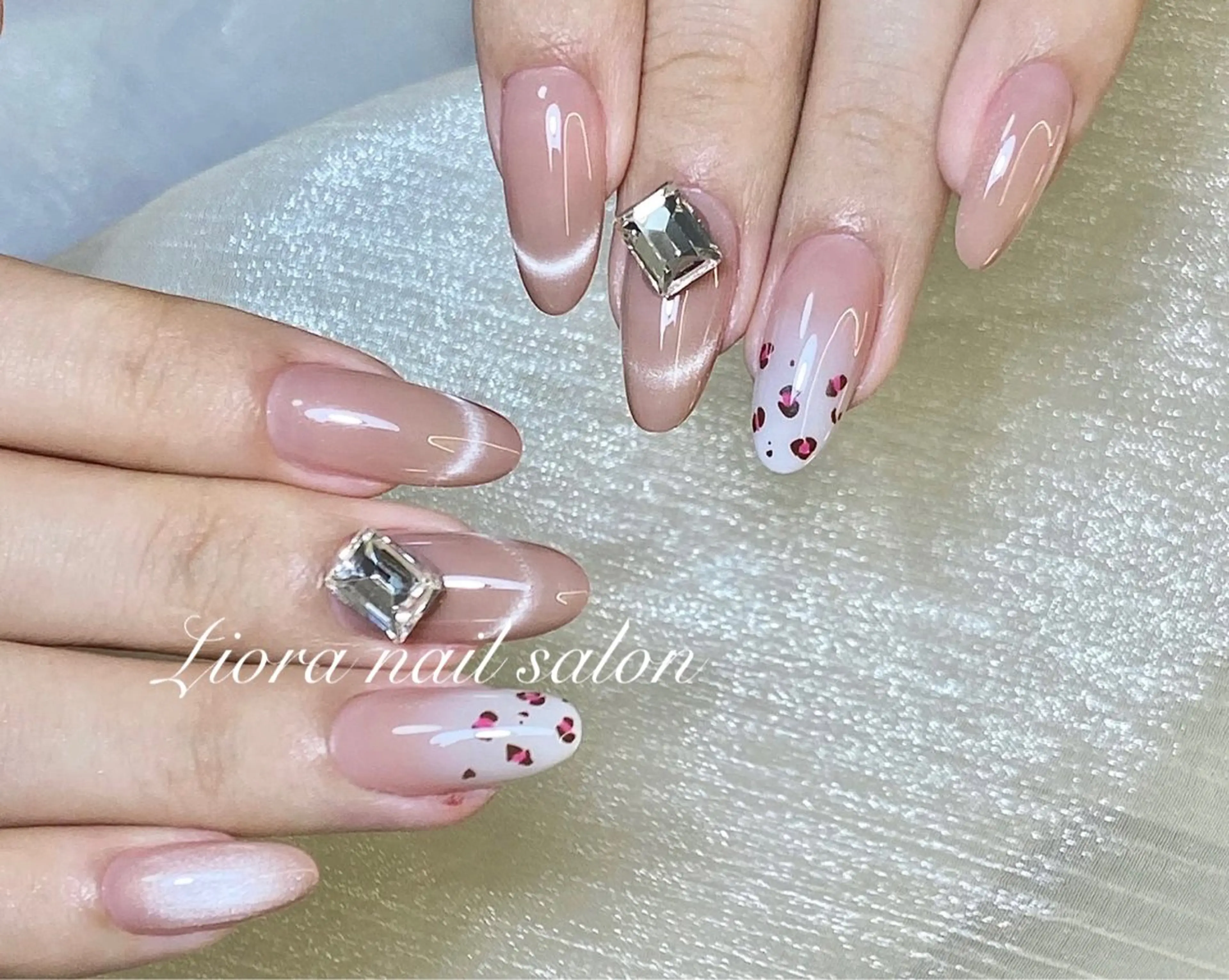 ネイル フレンチネイル ジェルネイル ガーリー グラデーション キラキラネイル ハンドネイル Liora ネイルサロン所属・Liora nail salonのネイルデザイン