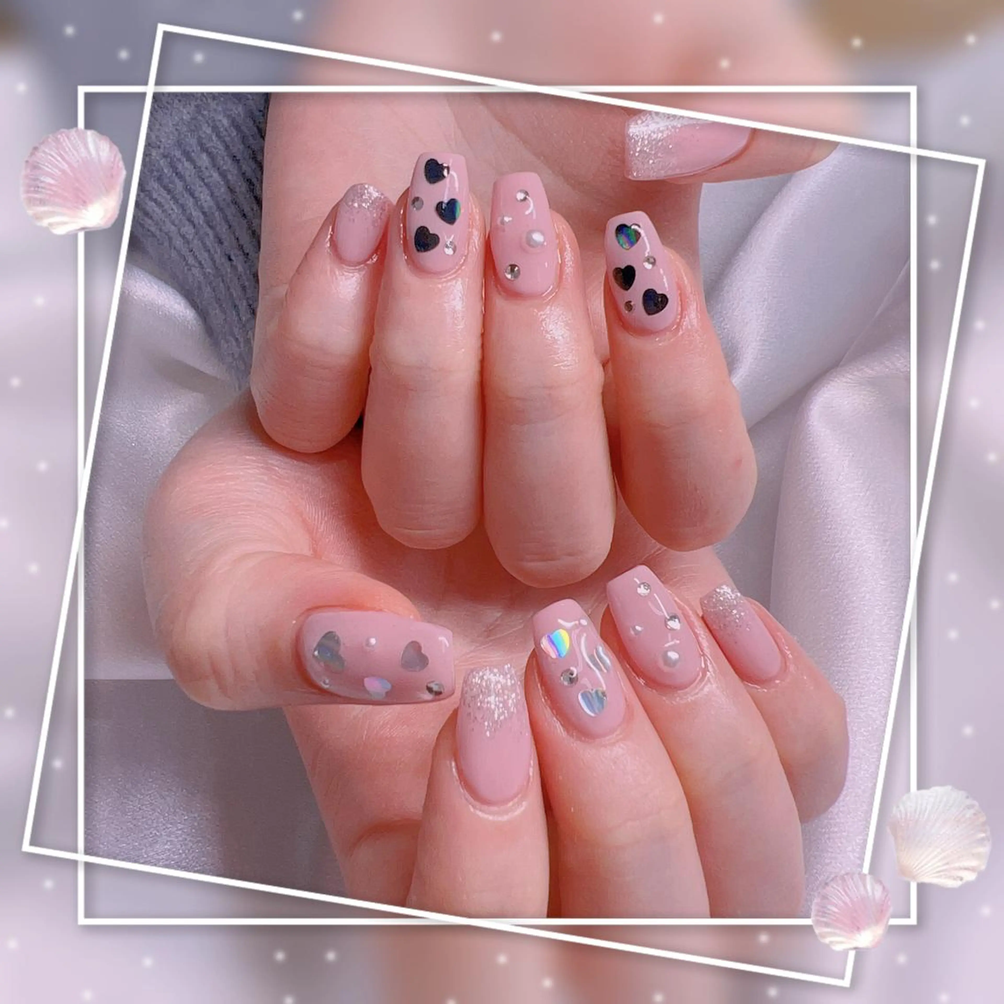 ネイル フレンチネイル キラキラネイル 韓国ネイル マグネットネイル マグネットフレンチ Chill Nailsalonのネイルデザイン