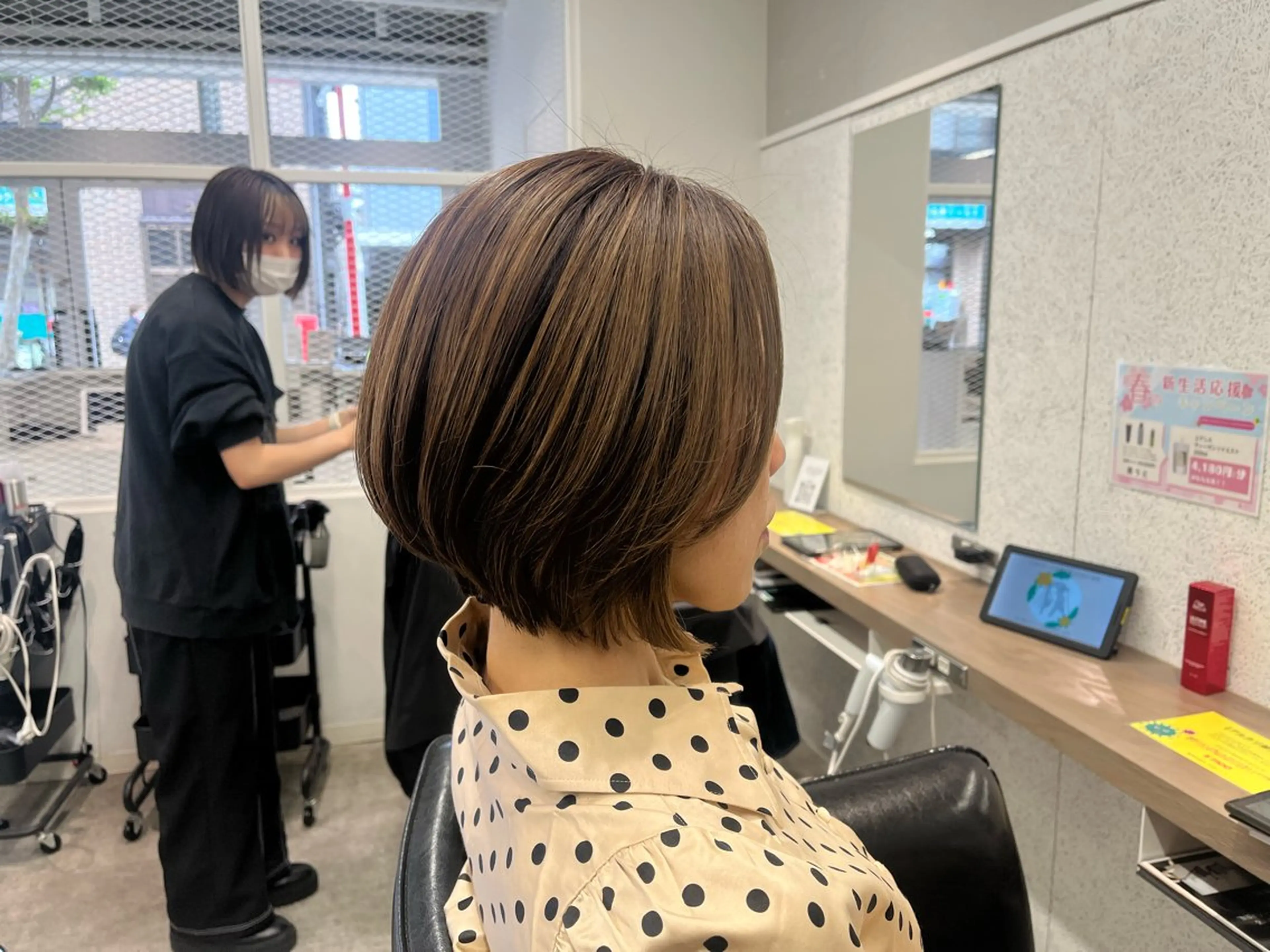 ショート カラー 🍓ハイトーン/縮毛 🌈しんたに🐰のヘアスタイル