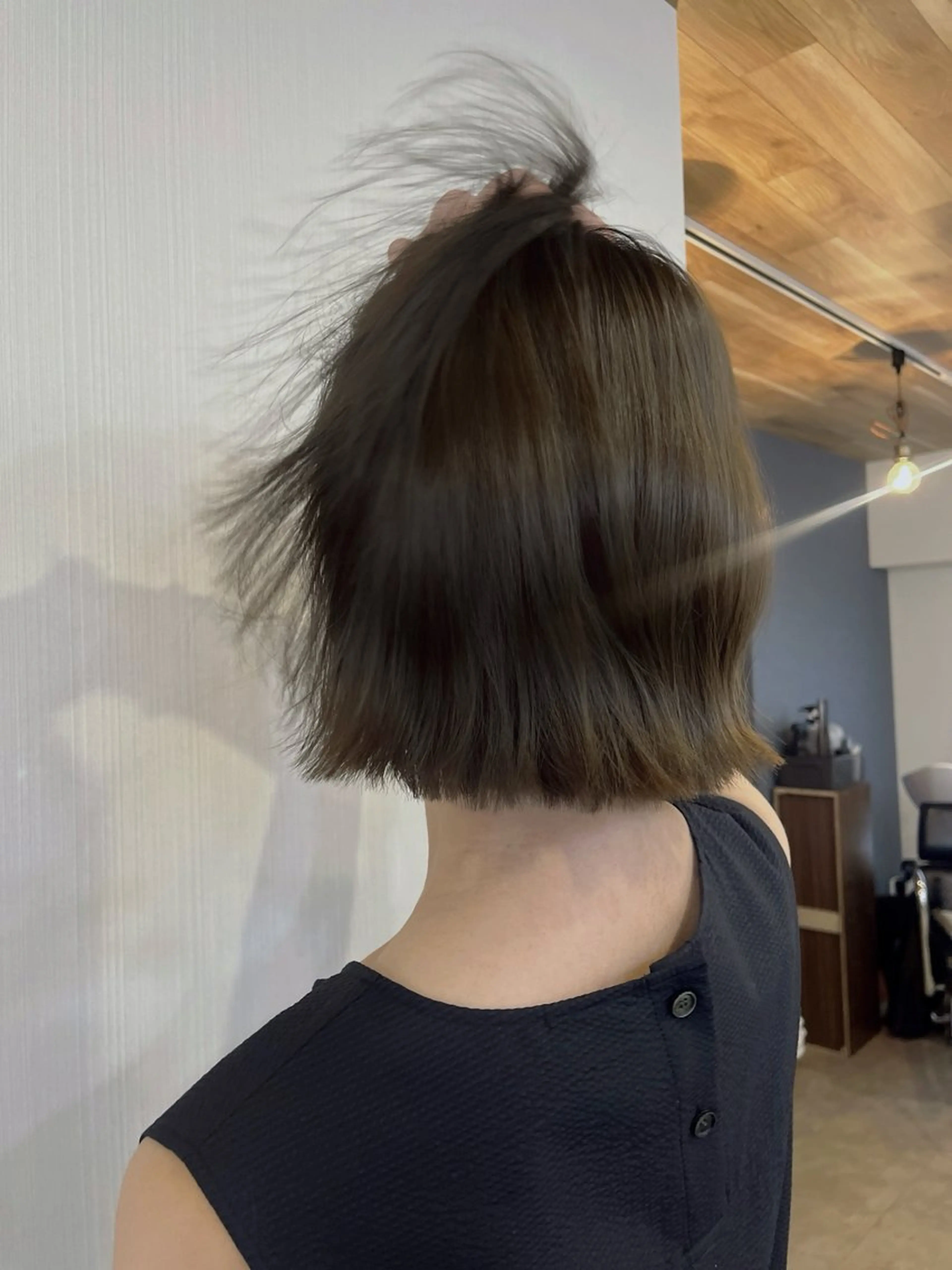 ミディアム カラー グレージュ オリーブグレージュ オリーブグレー カット ヘアカラー トリートメント 下石怜子/レイヤー カット/透明感カラーのヘアスタイル