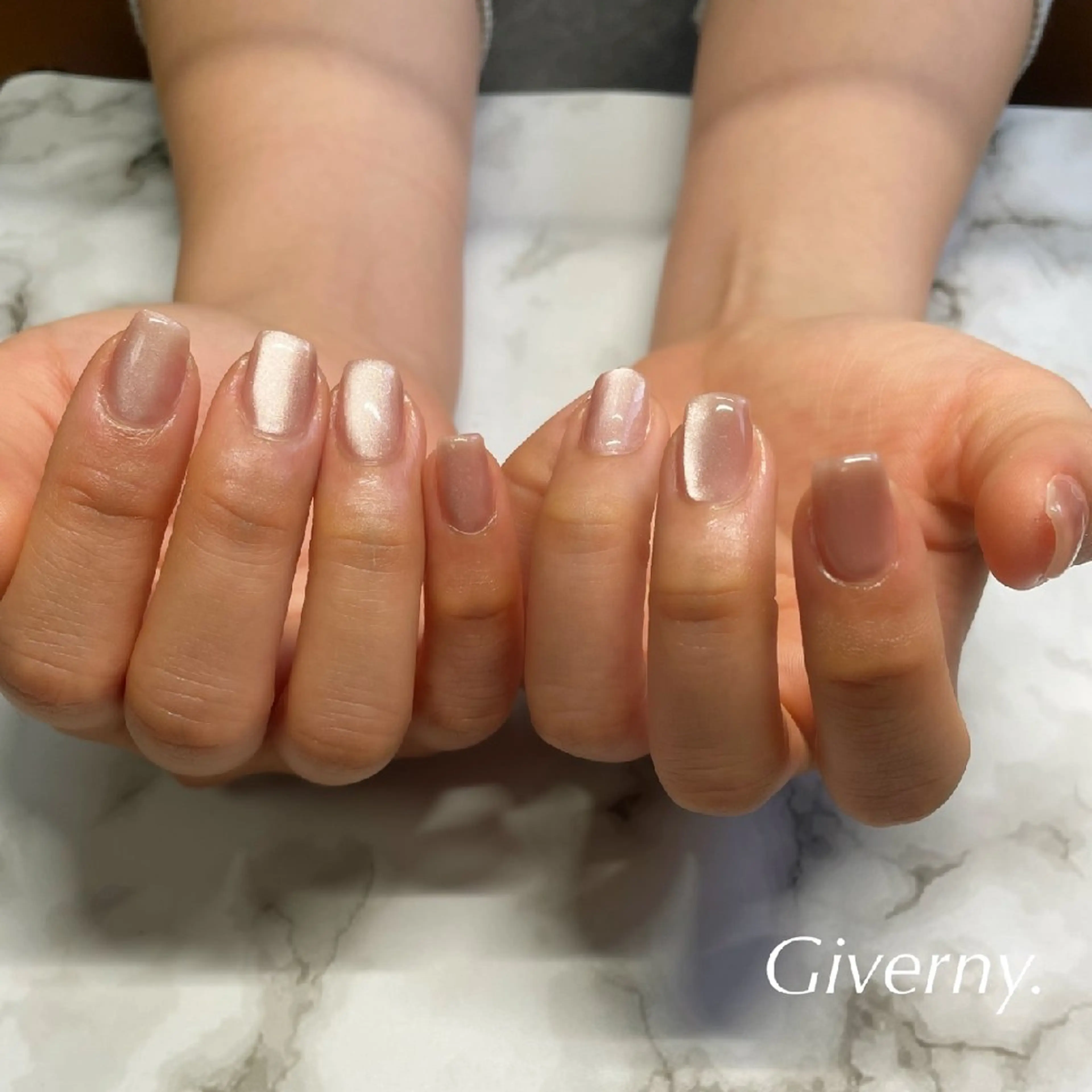 ネイル マグネットネイル ハンドネイル Giverny .のネイルデザイン