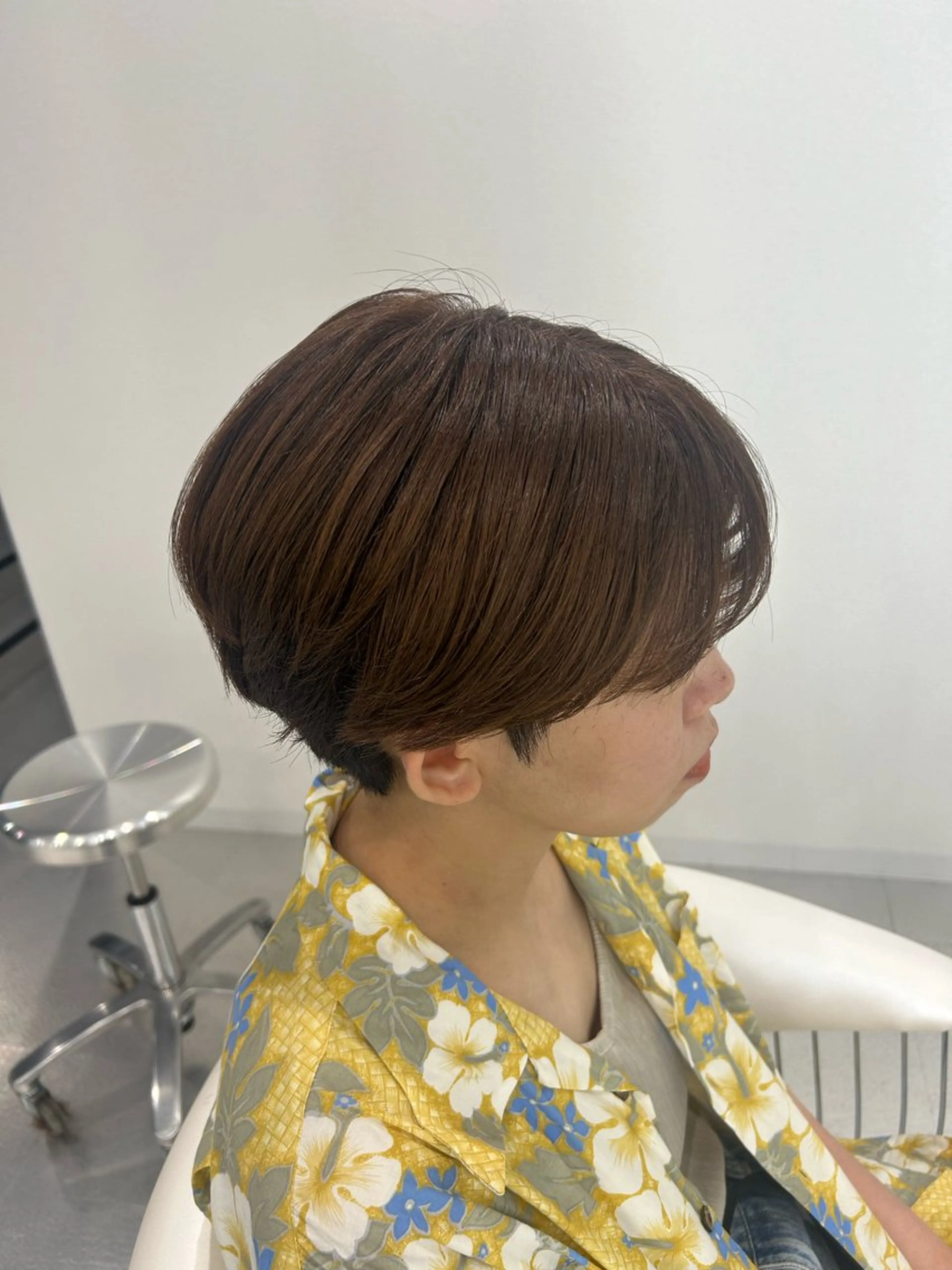 ショート ハンサムショート ショートヘア カット ヘアカラー あやめ🪽 オリーブ/ハイトーンのヘアスタイル