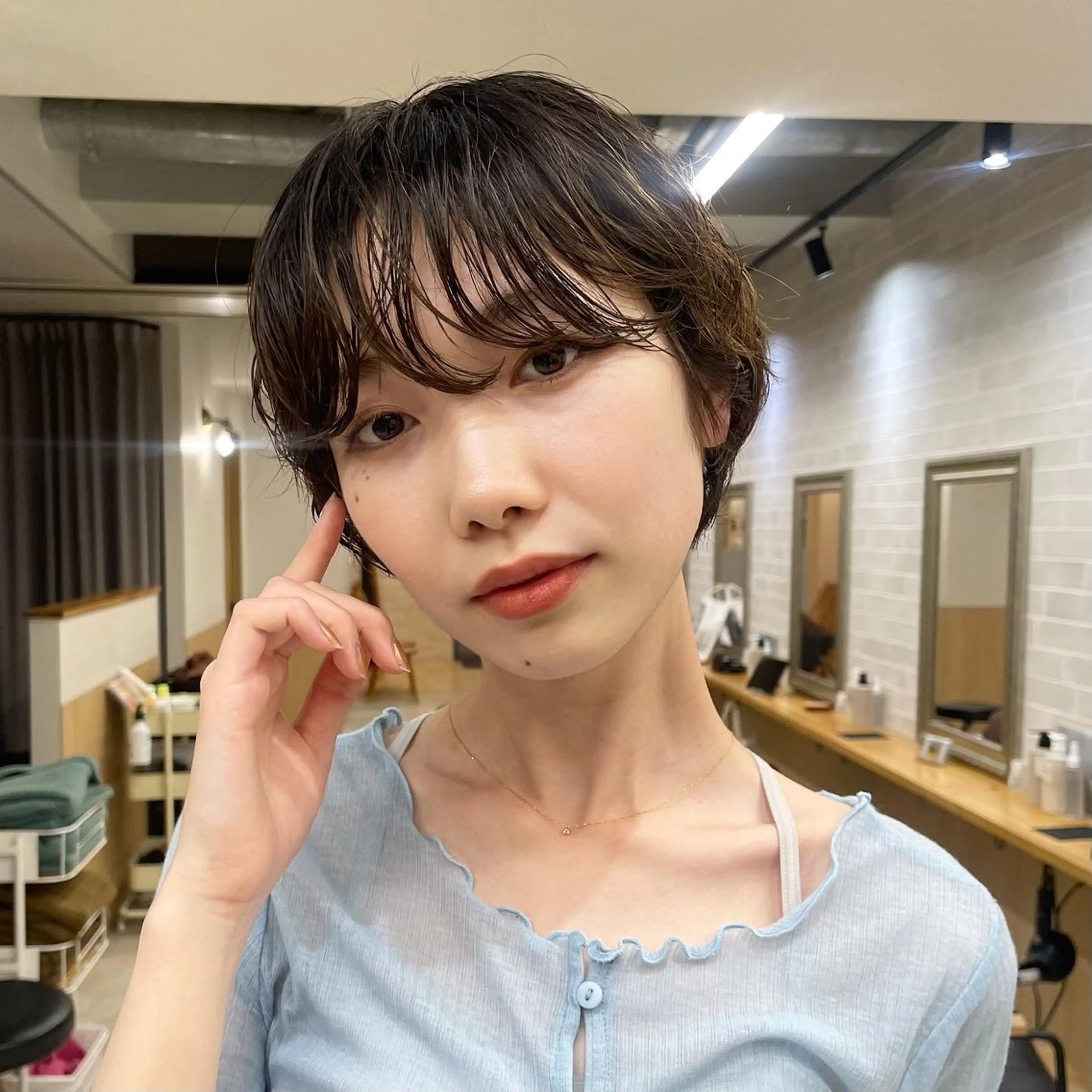 ショート ナリタ ミユウのヘアスタイル
