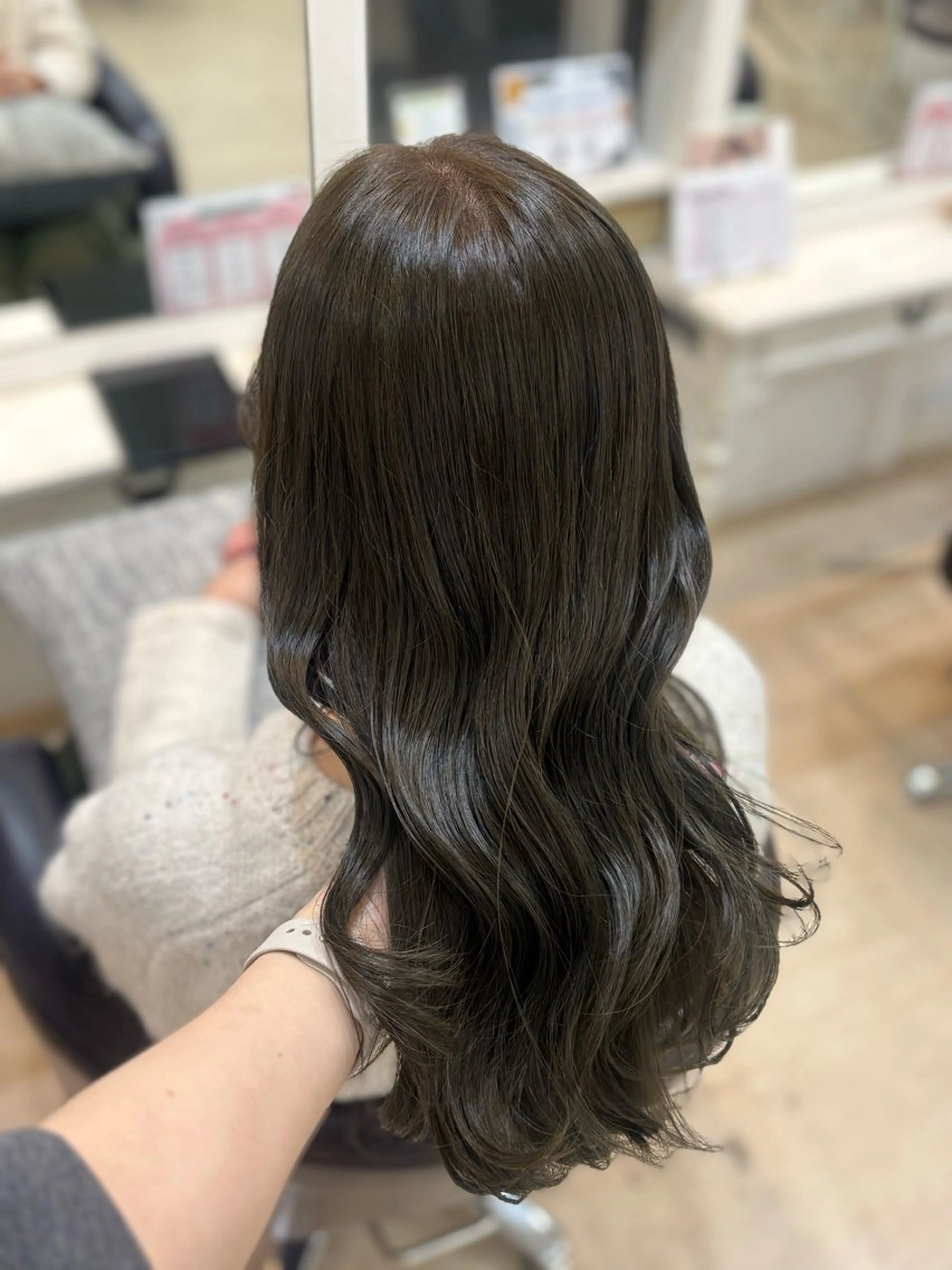 ロング カラー グレージュ オリーブグレージュ オリーブグレー レイヤーカット カット ヘアカラー トリートメント 🫧arisa🫧 レイヤー/アレンジのヘアスタイル