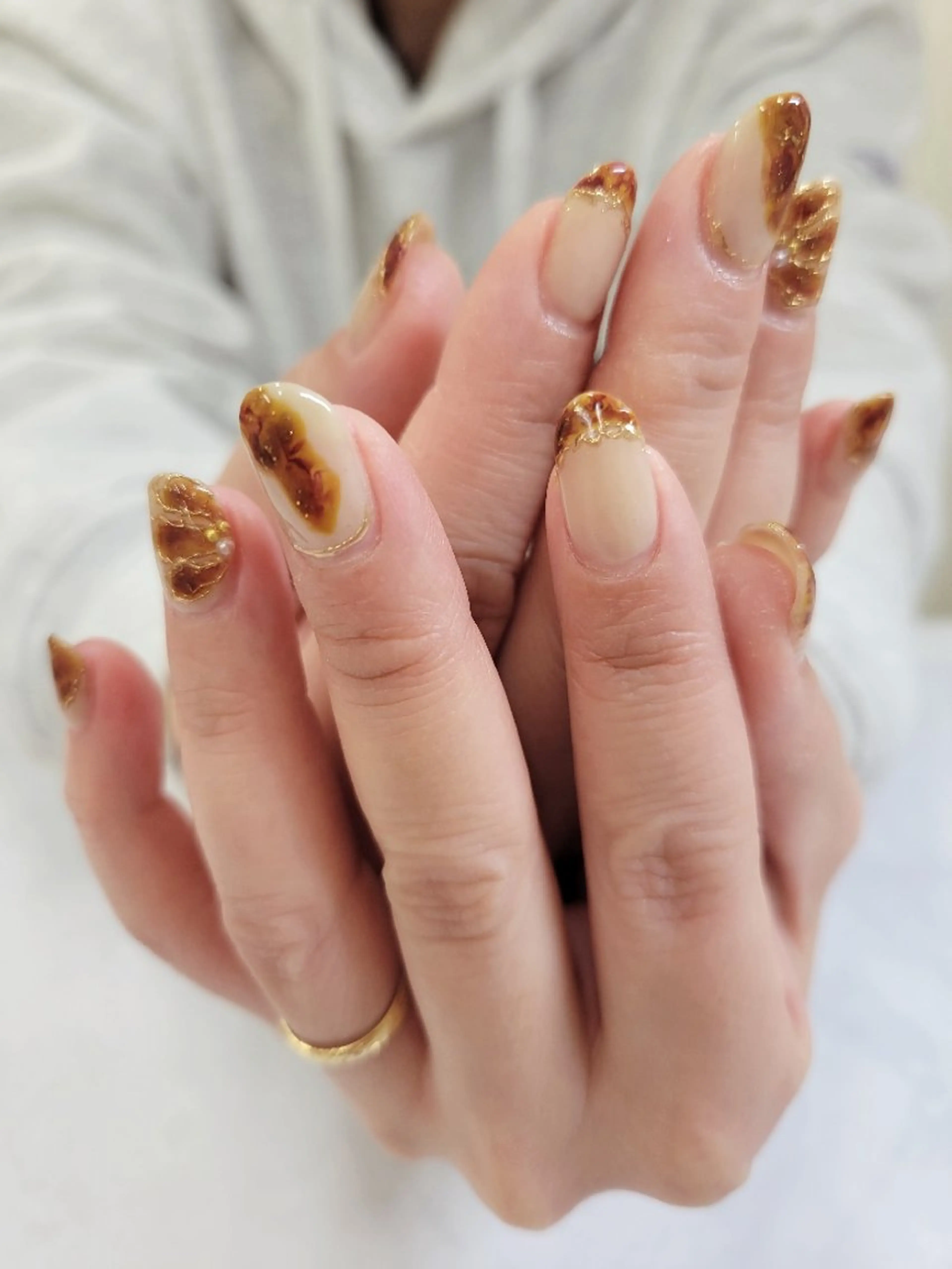 ネイル アートネイル べっ甲ネイル ニュアンスネイル ハンドネイル アンビアンテ浦和店所属・アンビアンテ 🐰 大山のネイルデザイン