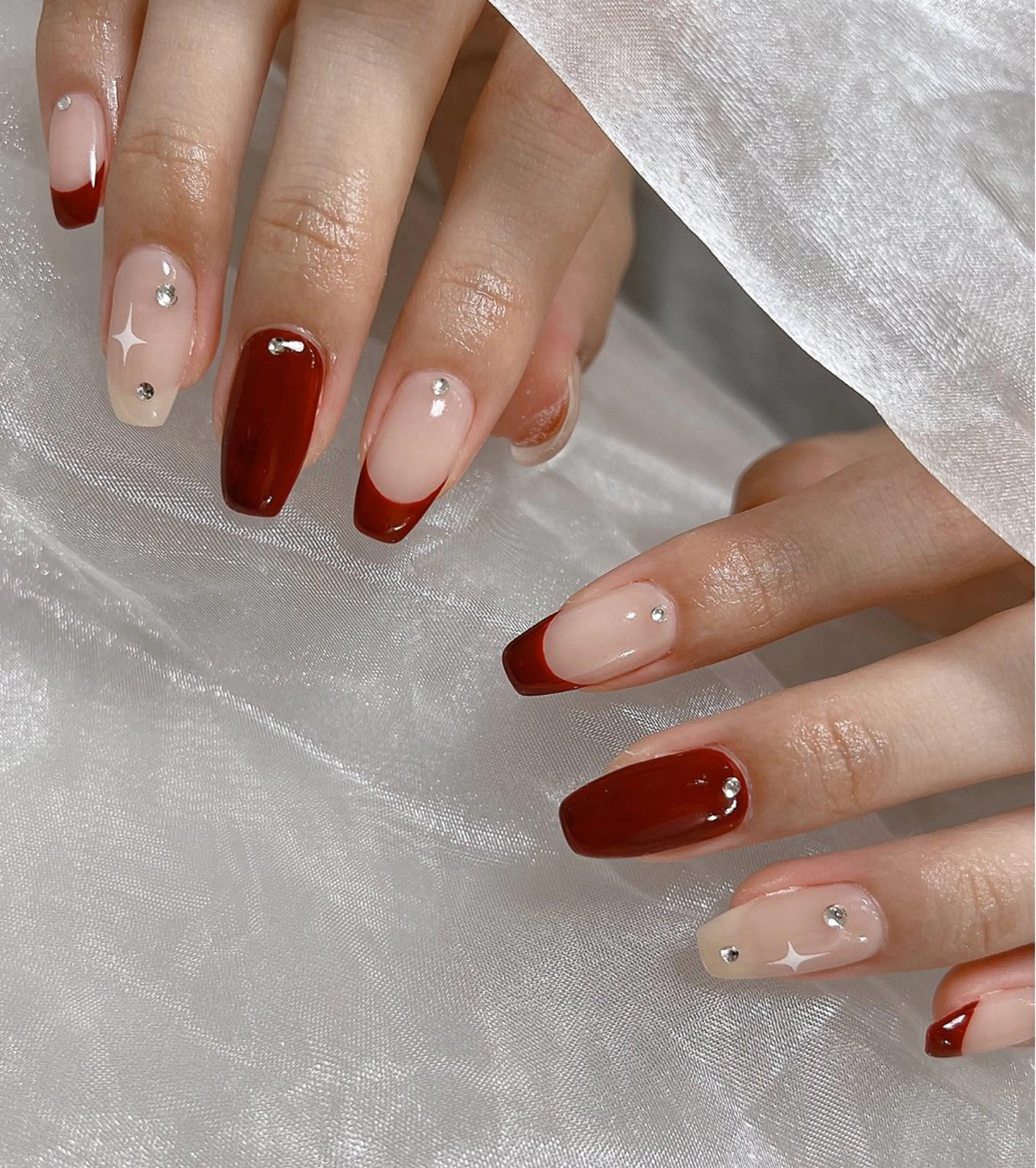 ネイル 韓国ネイル 赤色 シンプルネイル ワンホンネイル ハンドネイル nail salon Lauleaのネイルデザイン