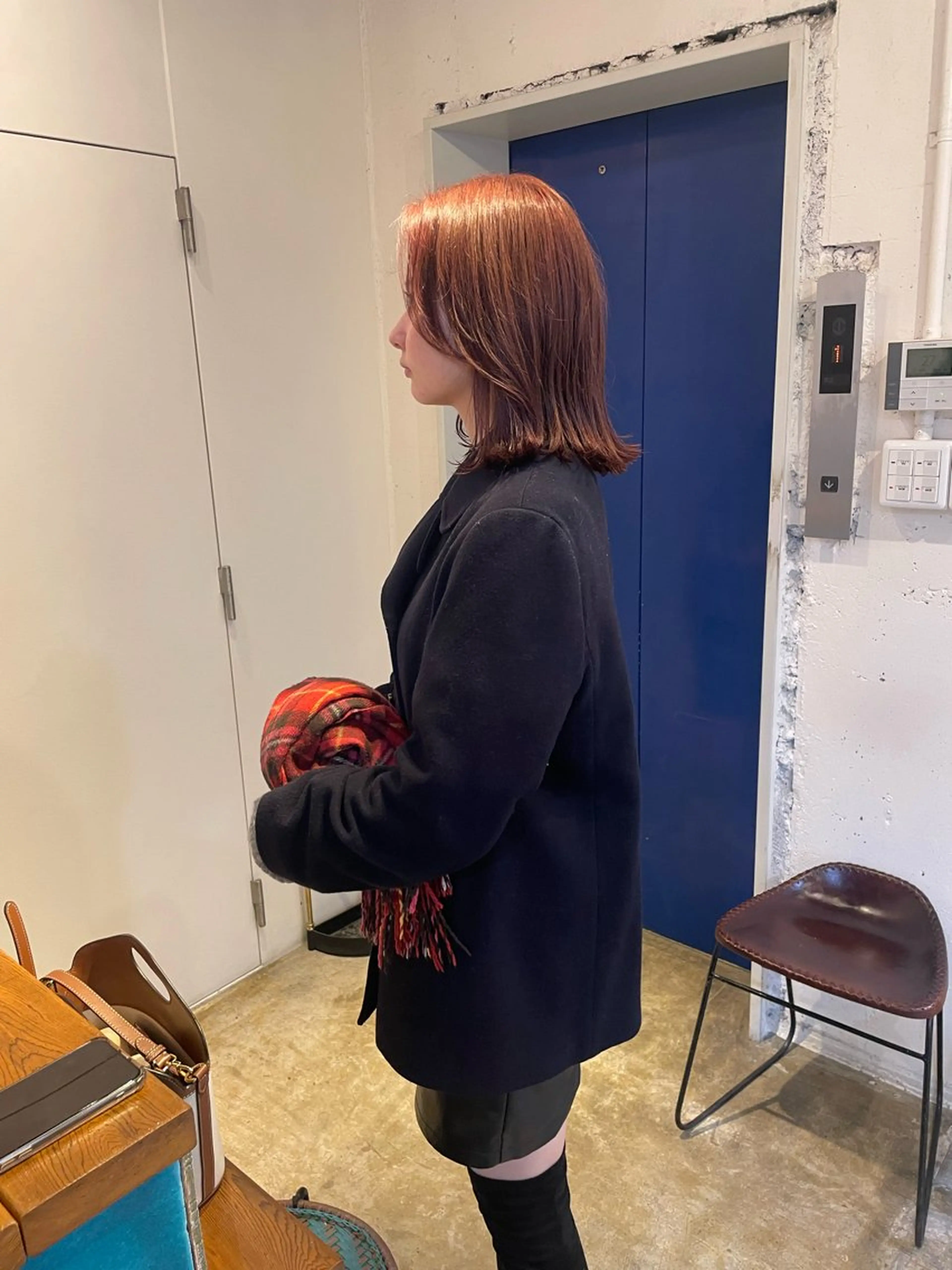 ミディアム カラー ボルドーカラー レッドカラー MIOベージュカラー 柔らかいカラーのヘアスタイル