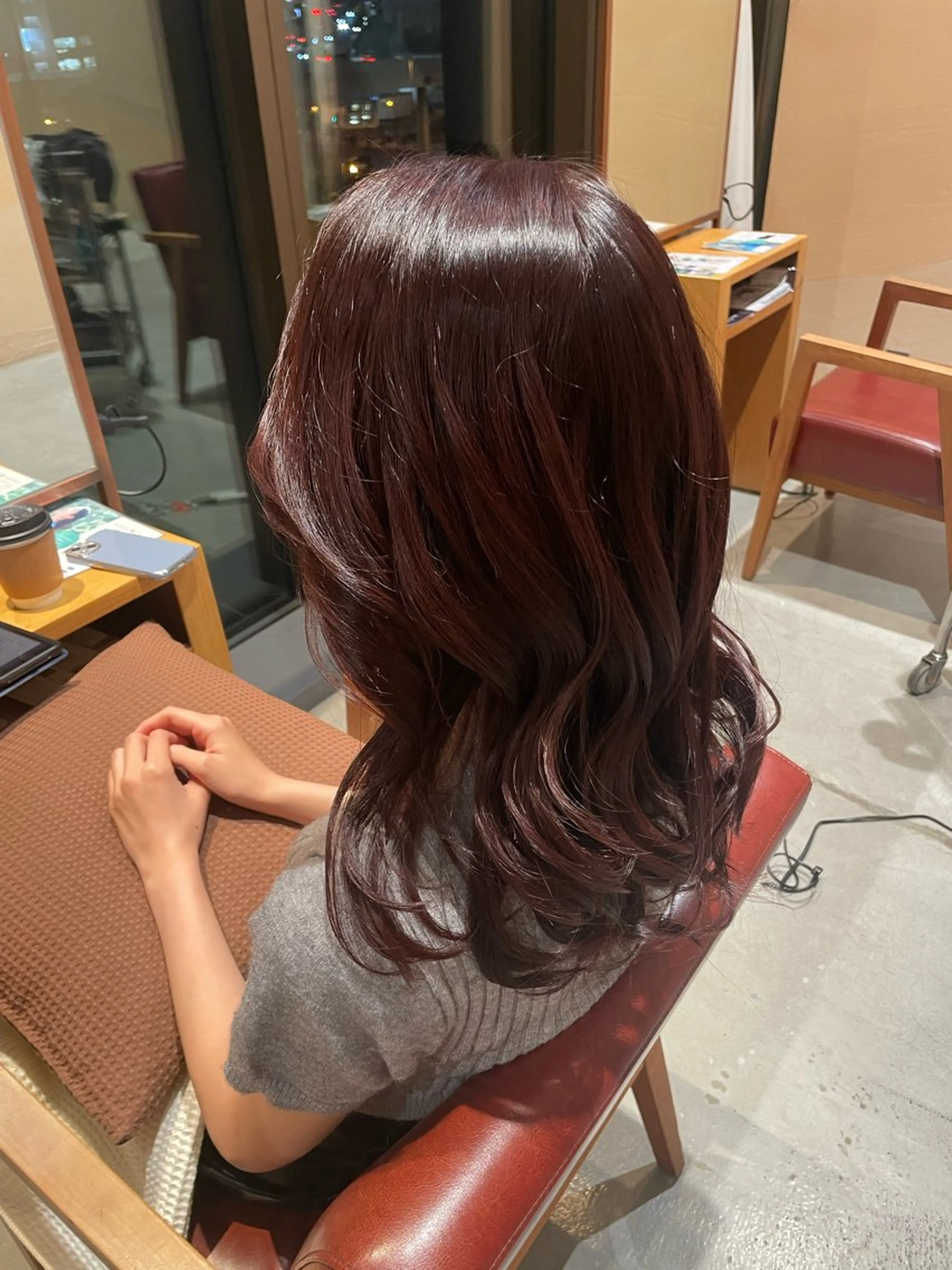 セミロング ピンクブラウン 箭内葉月🌿 フェザーパーマ🌿のヘアスタイル
