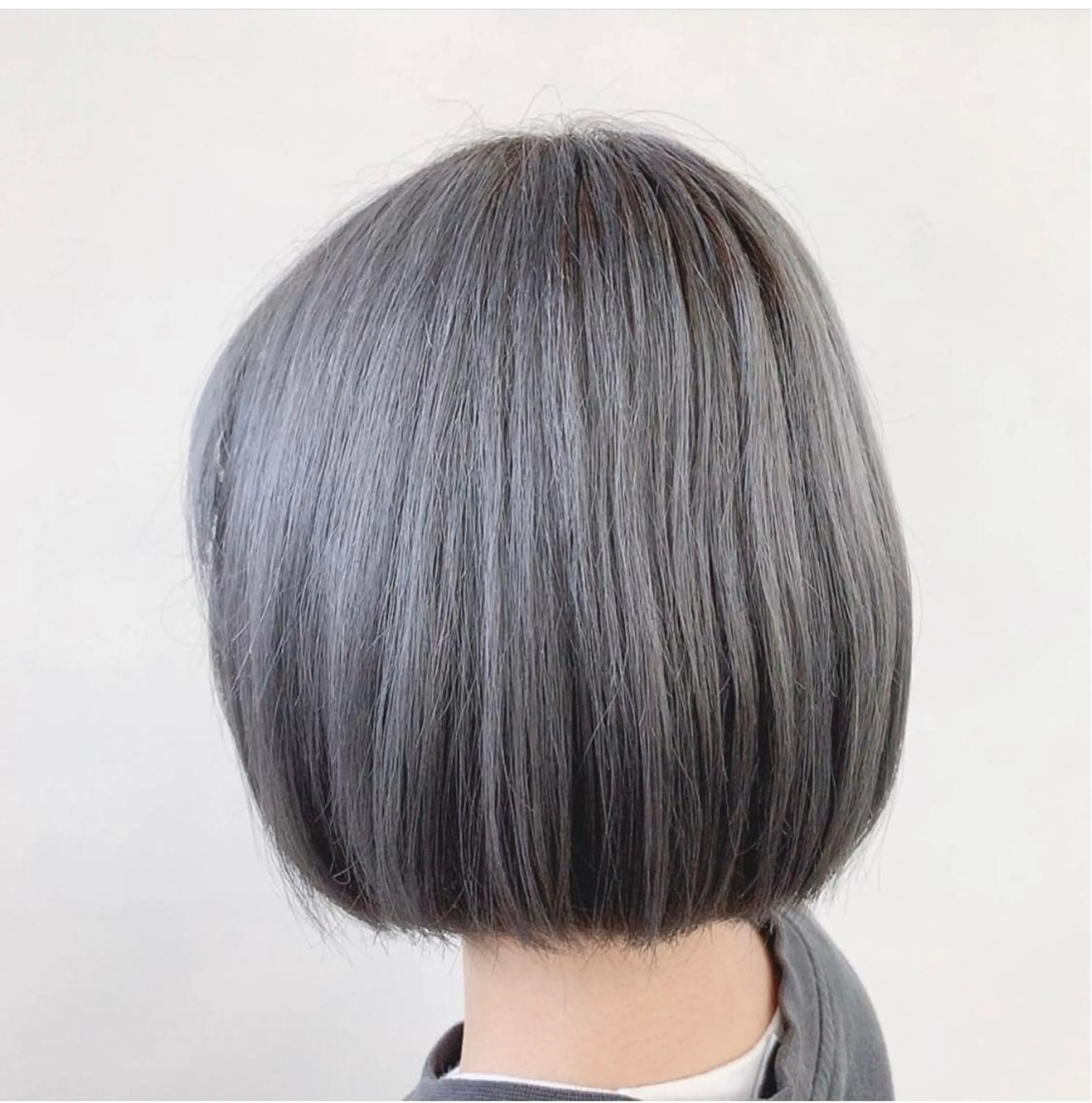 ショート カラー グレージュ ボブ 那須 颯太のヘアスタイル