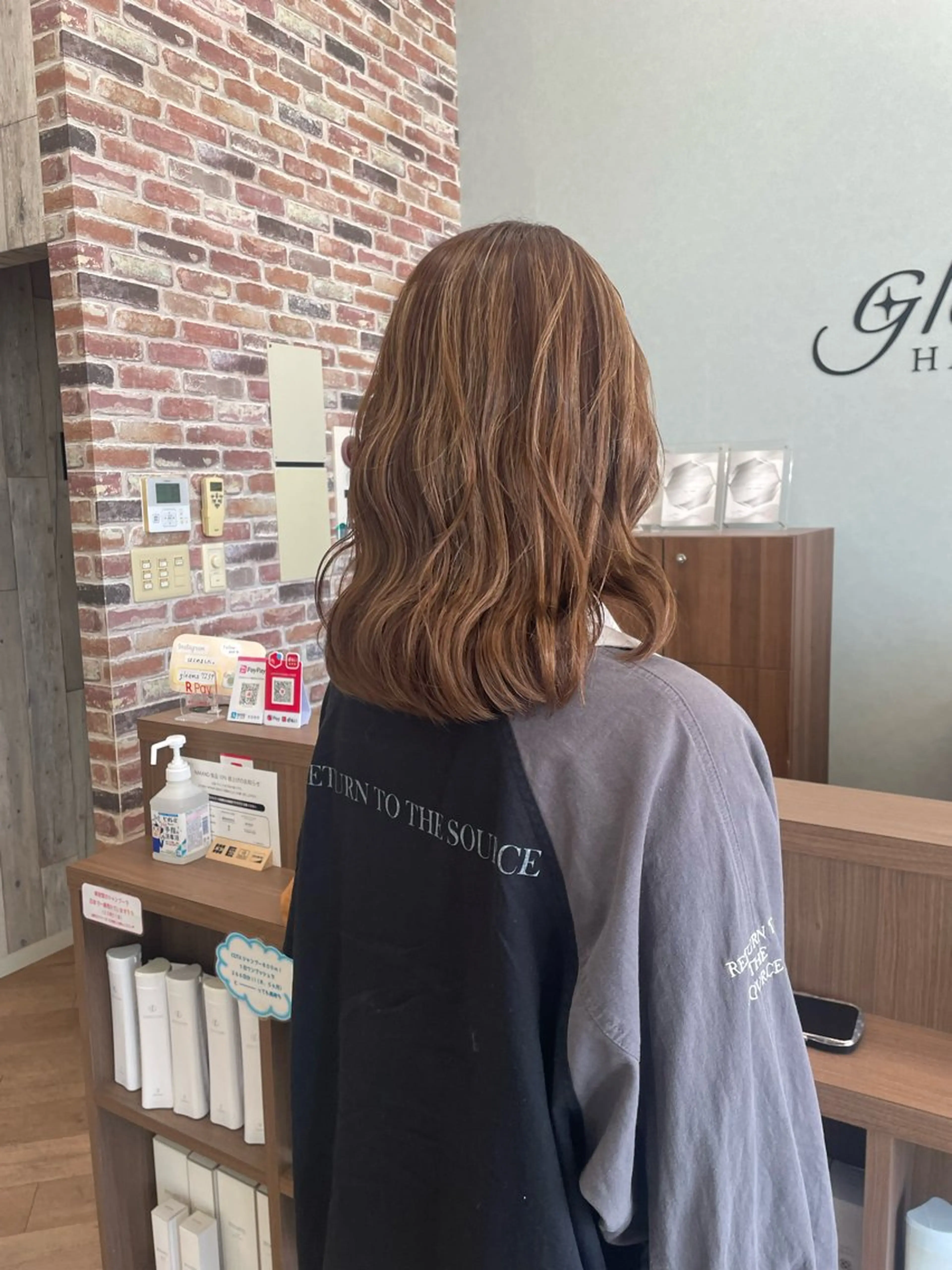 セミロング カラー ベージュカラー ハイライトカラー ハイライト ヘアカラー シミズ カエデ🍁のヘアスタイル