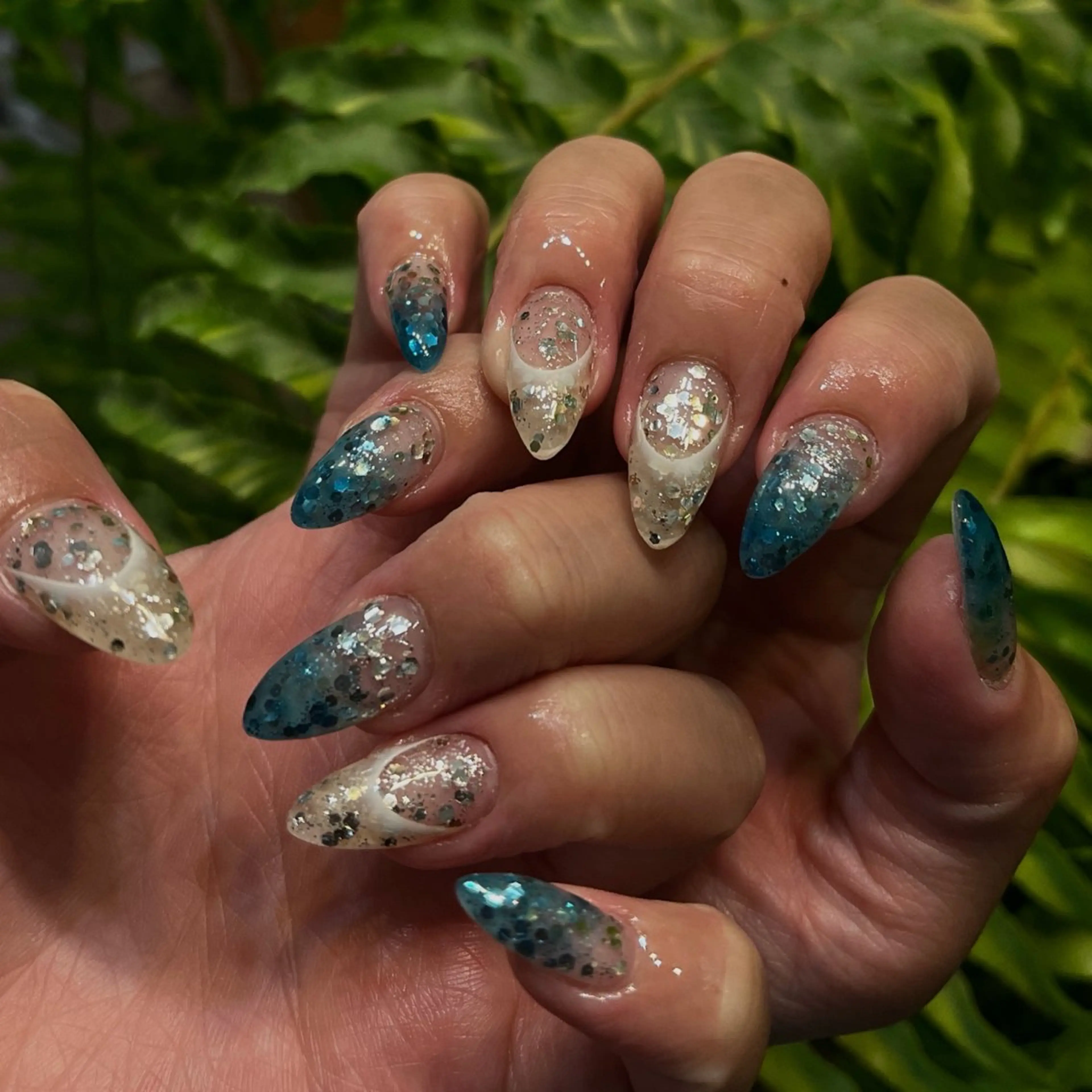 ネイル グラデーション ホログラムネイル nail studio romance所属・romance senaのネイルデザイン