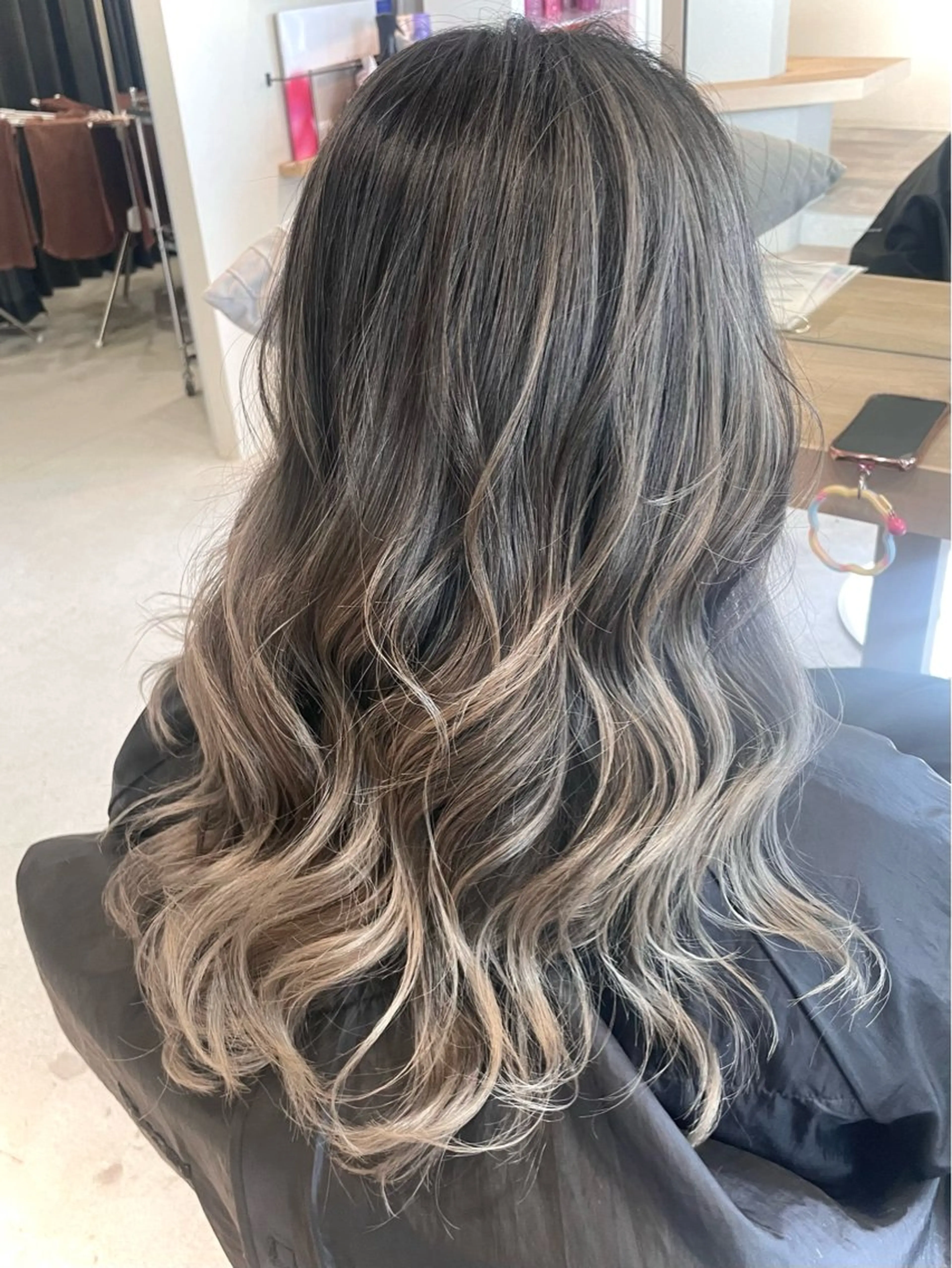 ロング カラー バレイヤージュ レイヤーカット LUDIQUE【ルディック】所属・AKI ✄のヘアスタイル