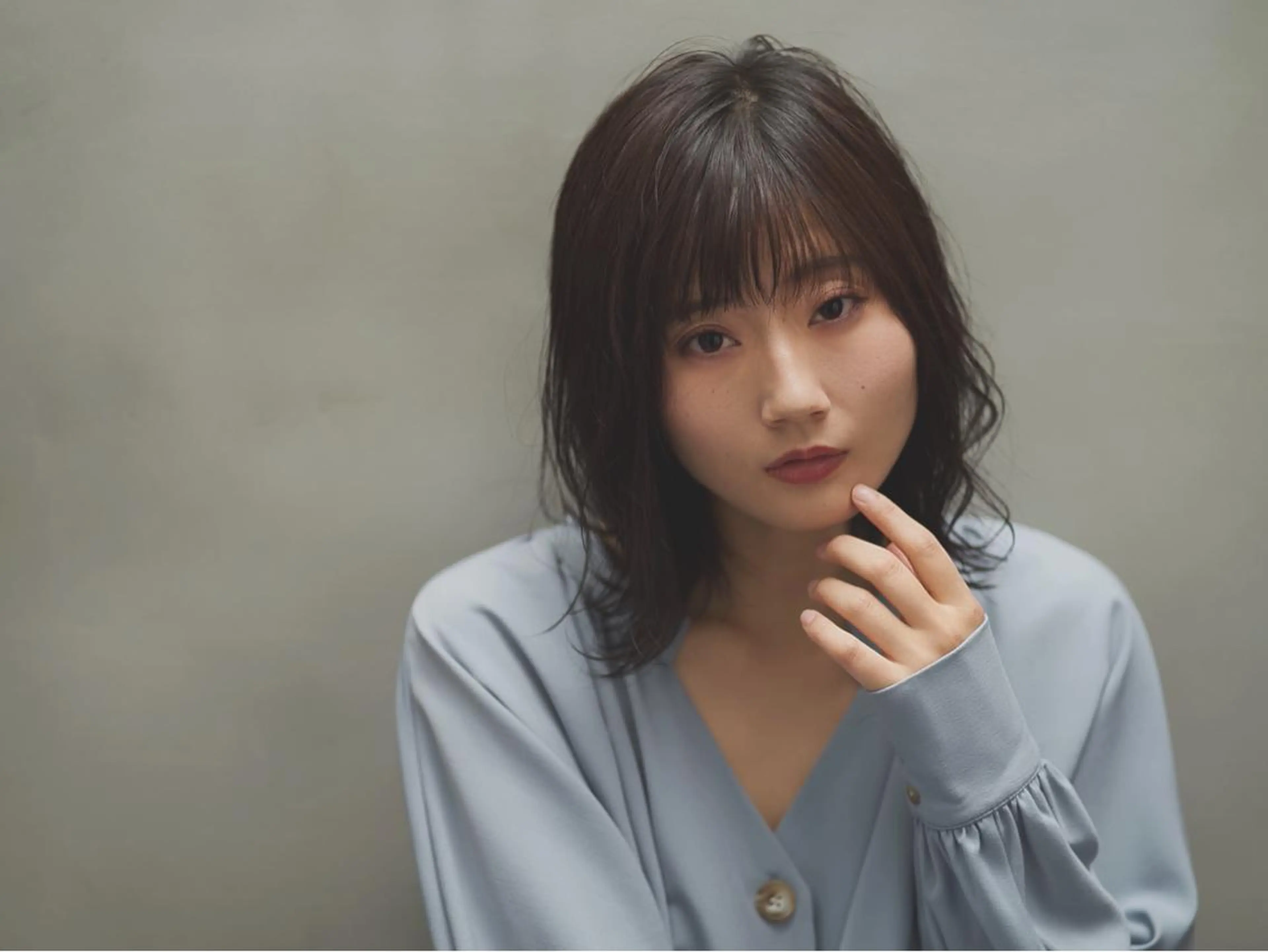 ミディアム 萩原 仁のヘアスタイル