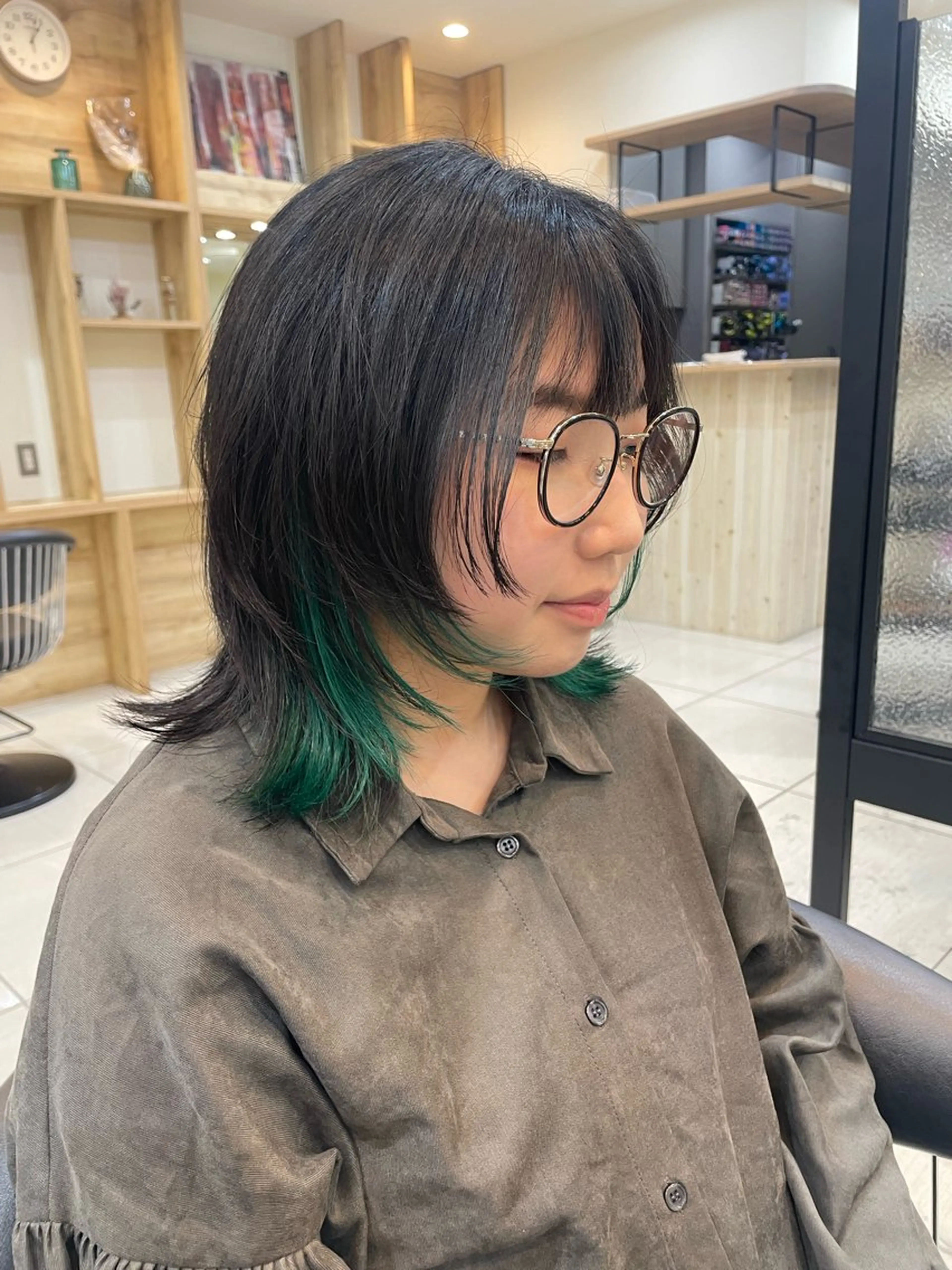 ミディアム カラー イヤリングカラー インナーカラー ウルフカット ヘアカラー 田野倉NEXT店 美髪ニストのヘアスタイル