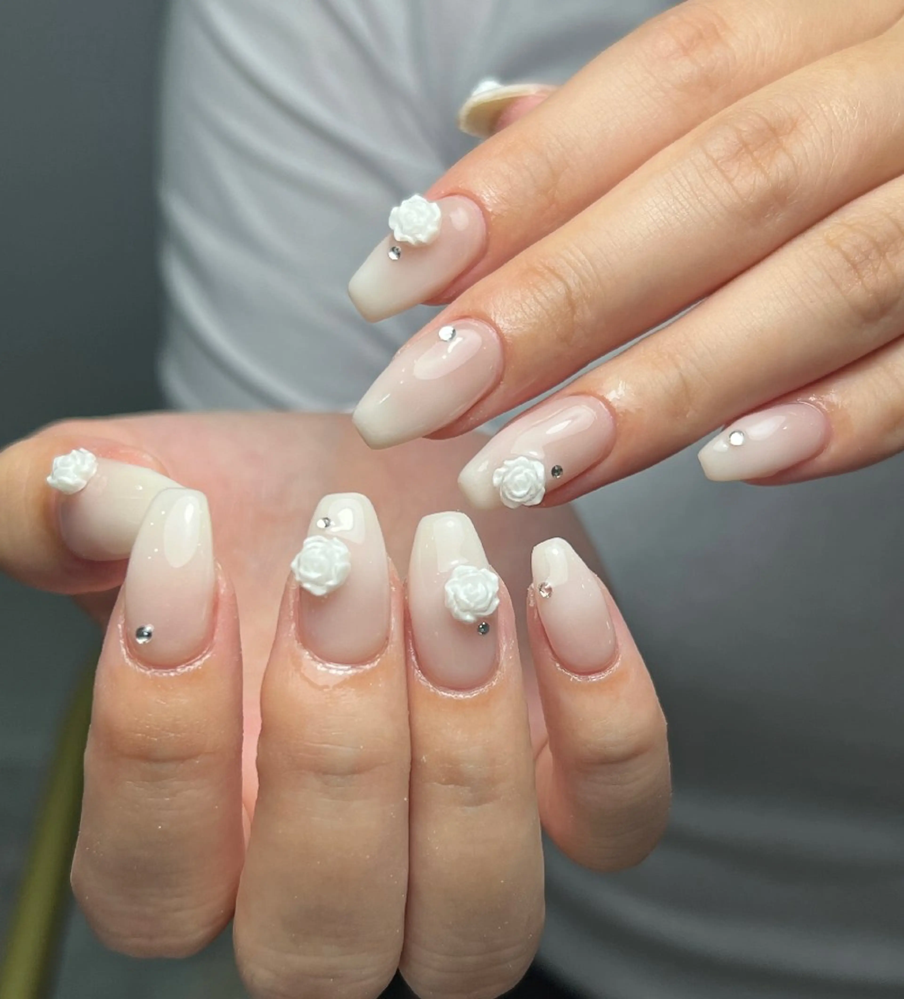 ネイル チークネイル 長さ出し フレンチネイル ジェルネイル キラキラネイル ハンドネイル UM Nail Salonのネイルデザイン