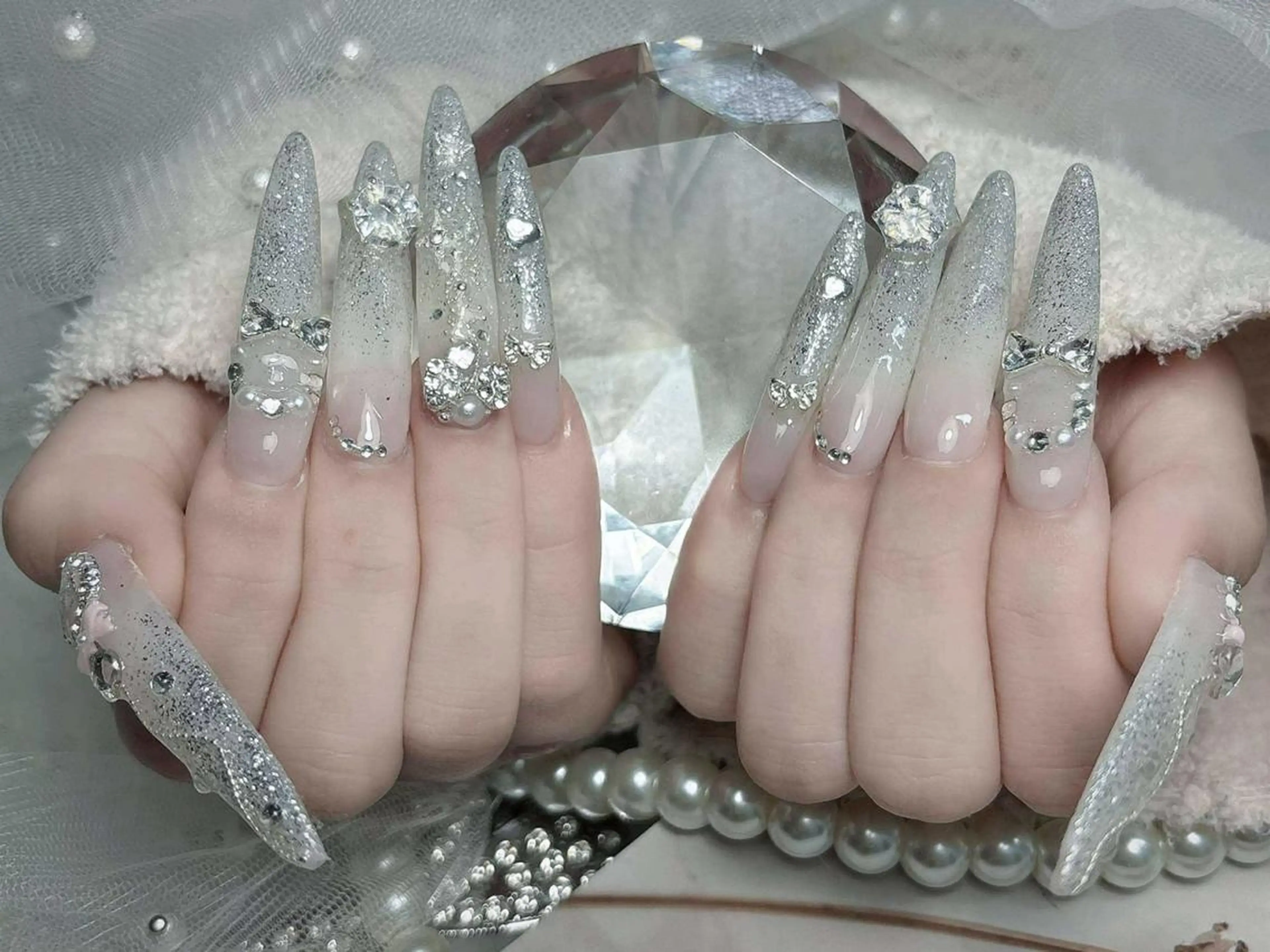 ネイル アートネイル ジェルネイル ゴージャス キラキラネイル 韓国ネイル Jerry Novaのネイルデザイン